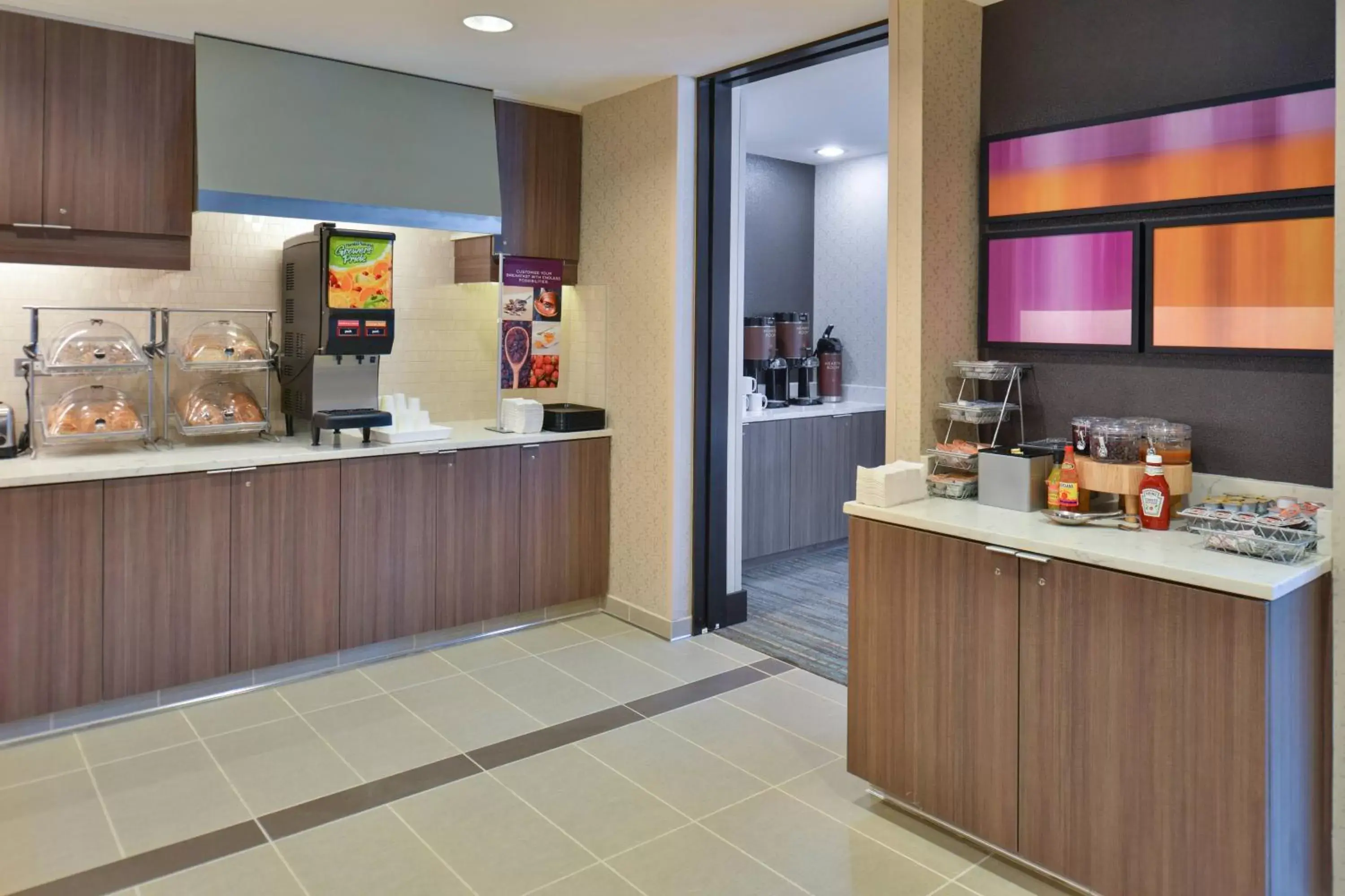 Breakfast, Restaurant/Places to Eat in Residence Inn by Marriott Cedar Rapids South