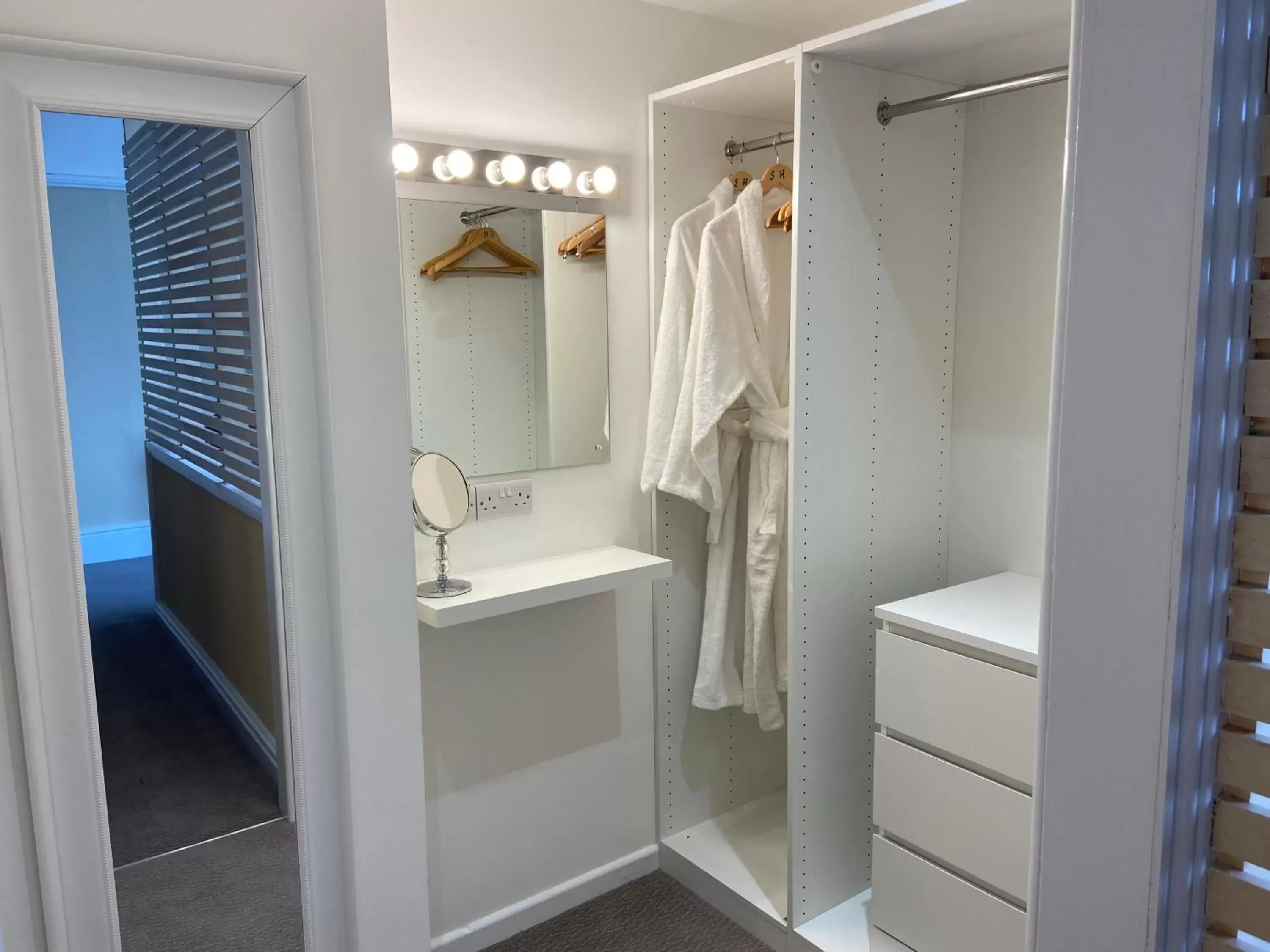 Bedroom, Bathroom in The Shelbourne