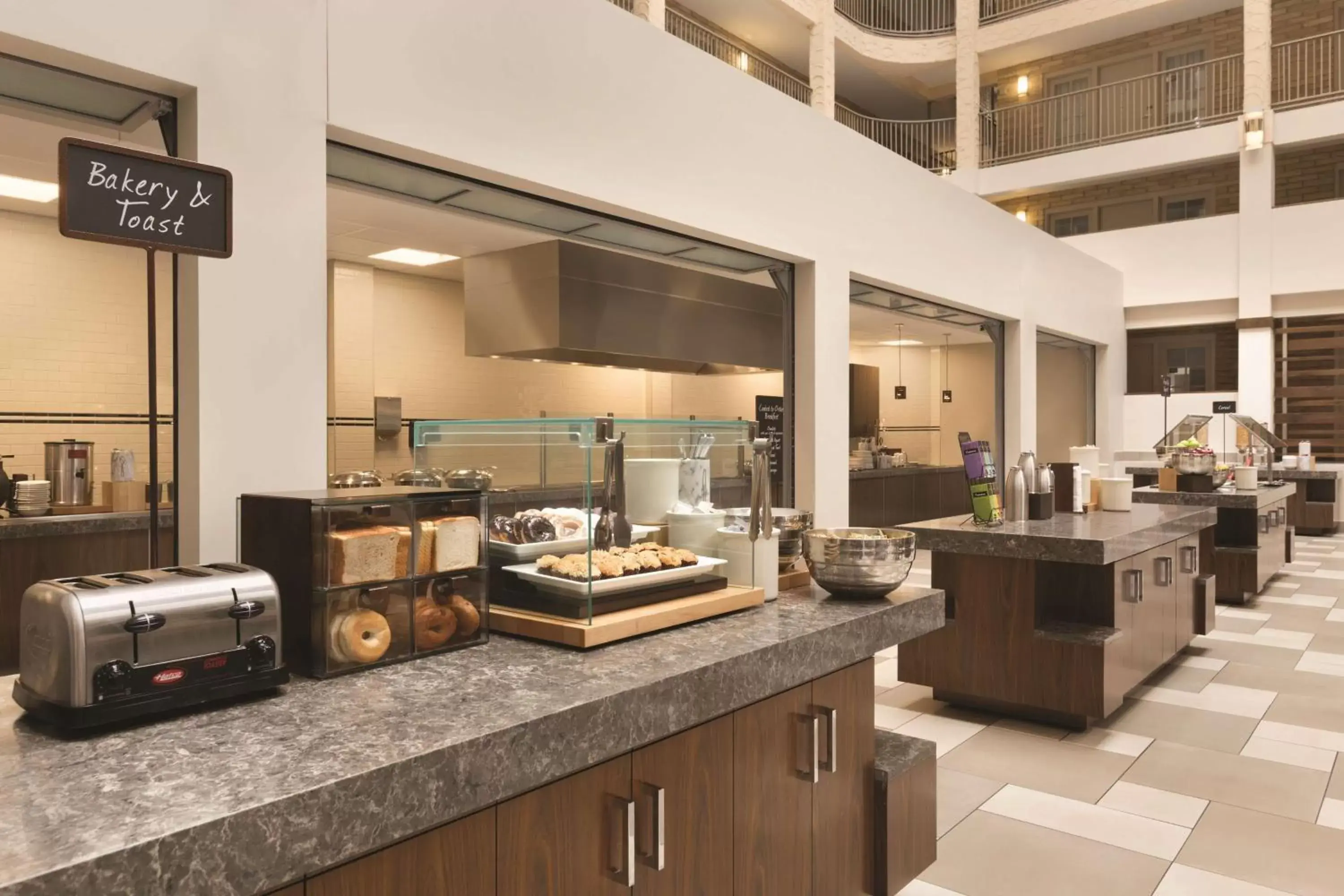 Dining area, Restaurant/Places to Eat in Embassy Suites by Hilton Bloomington/Minneapolis