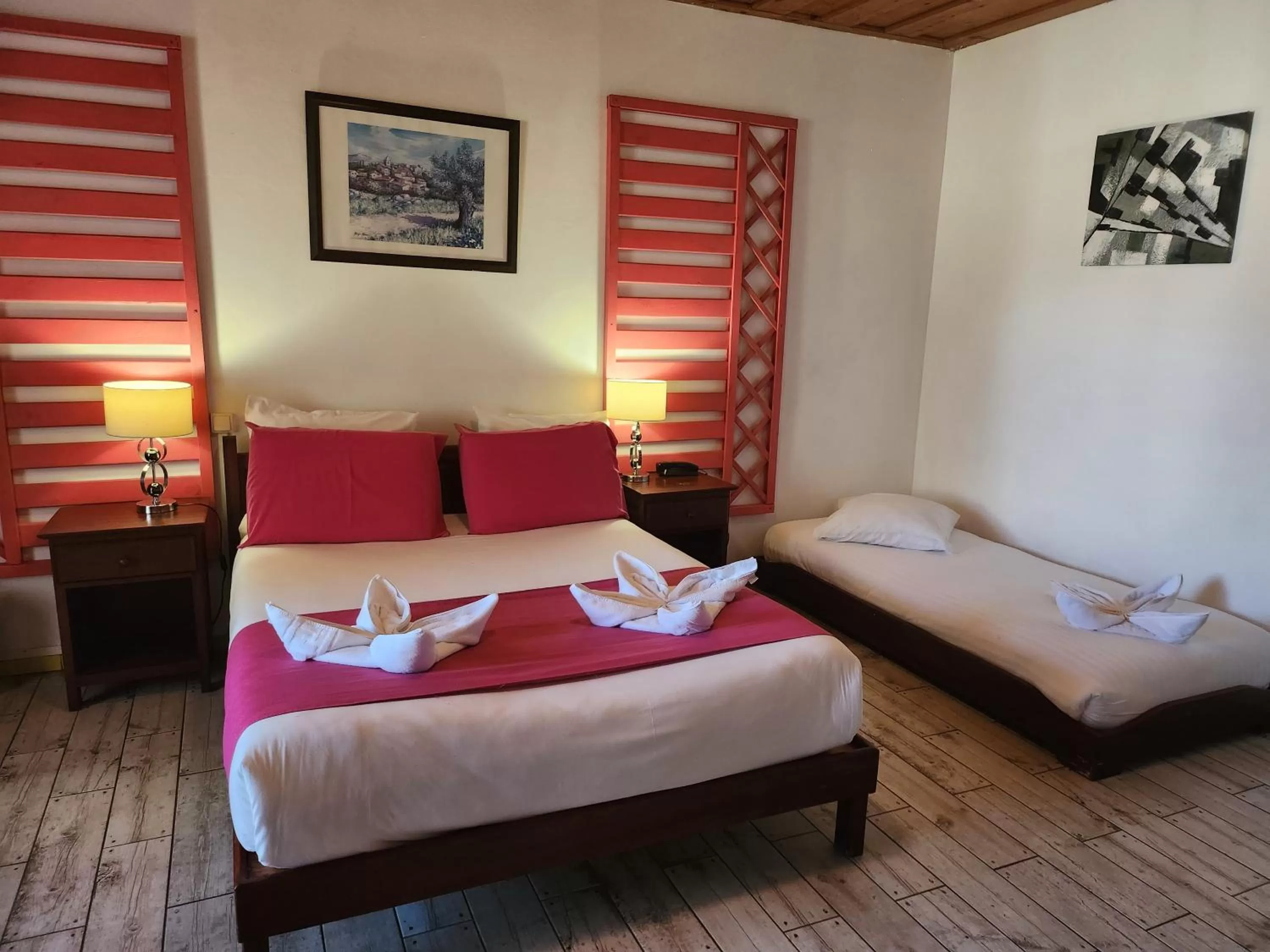 Bed in Hotel Des Neiges