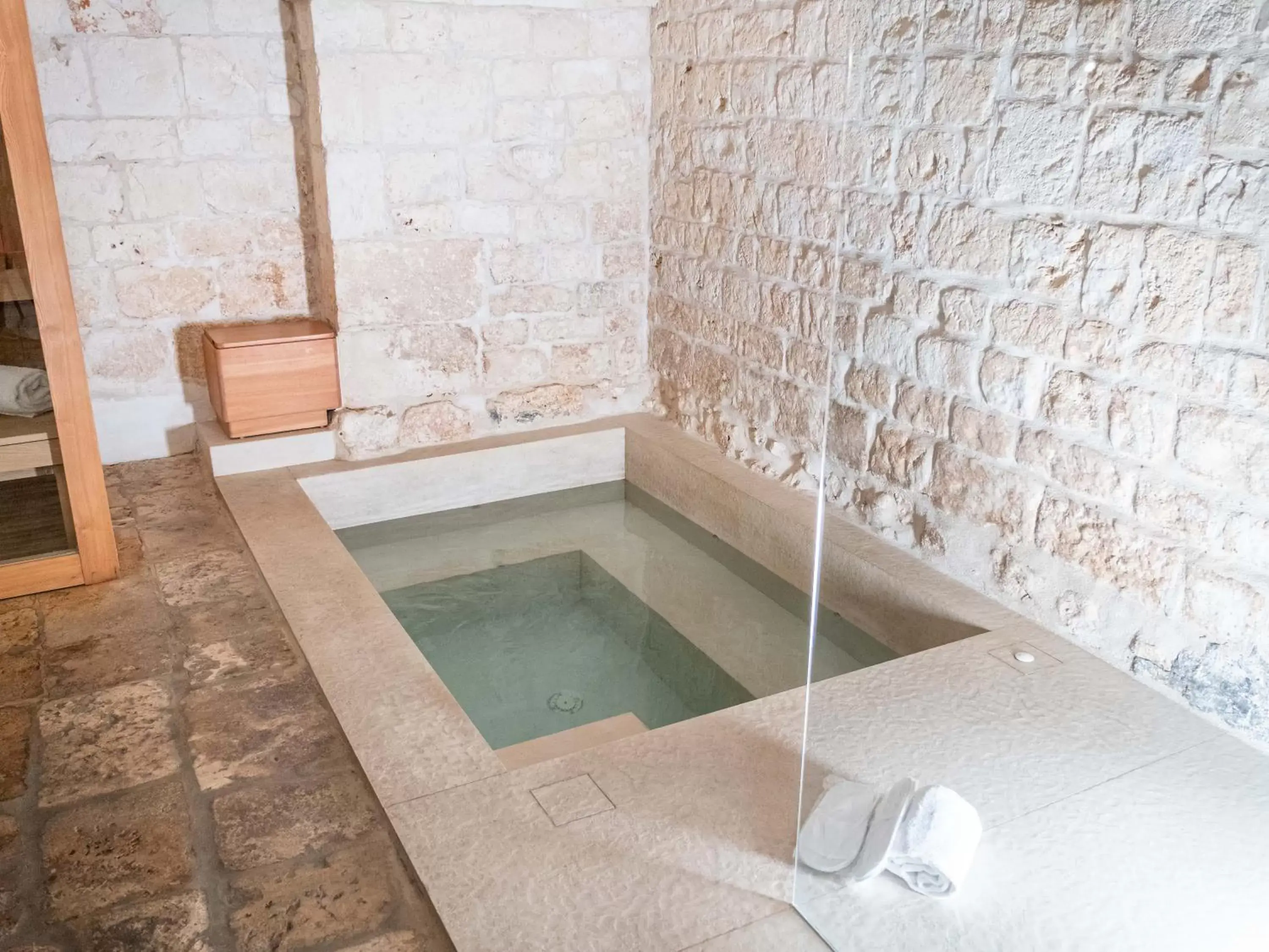 Swimming Pool in Dama Bianca Boutique Hotel Ostuni