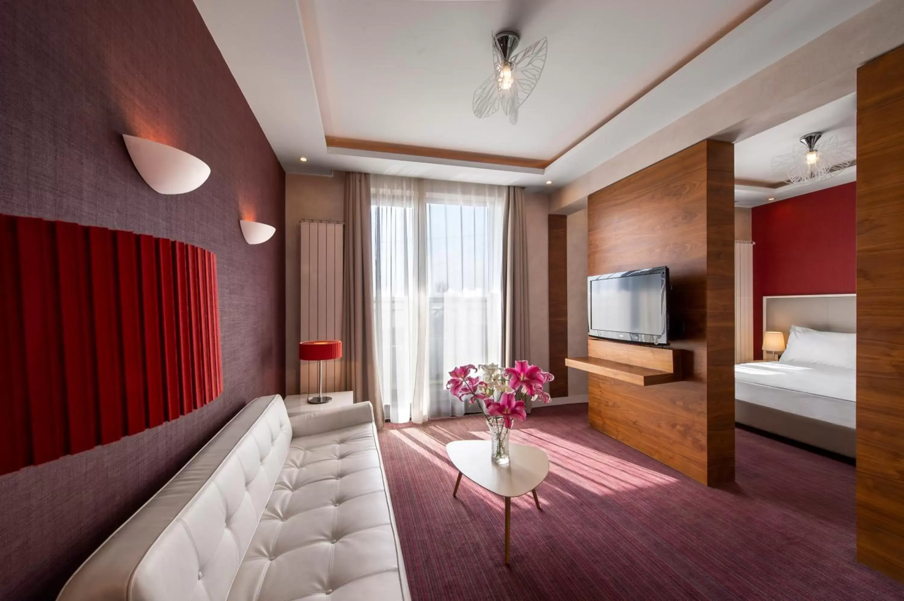 TV and multimedia, Seating Area in Crystal Hotel