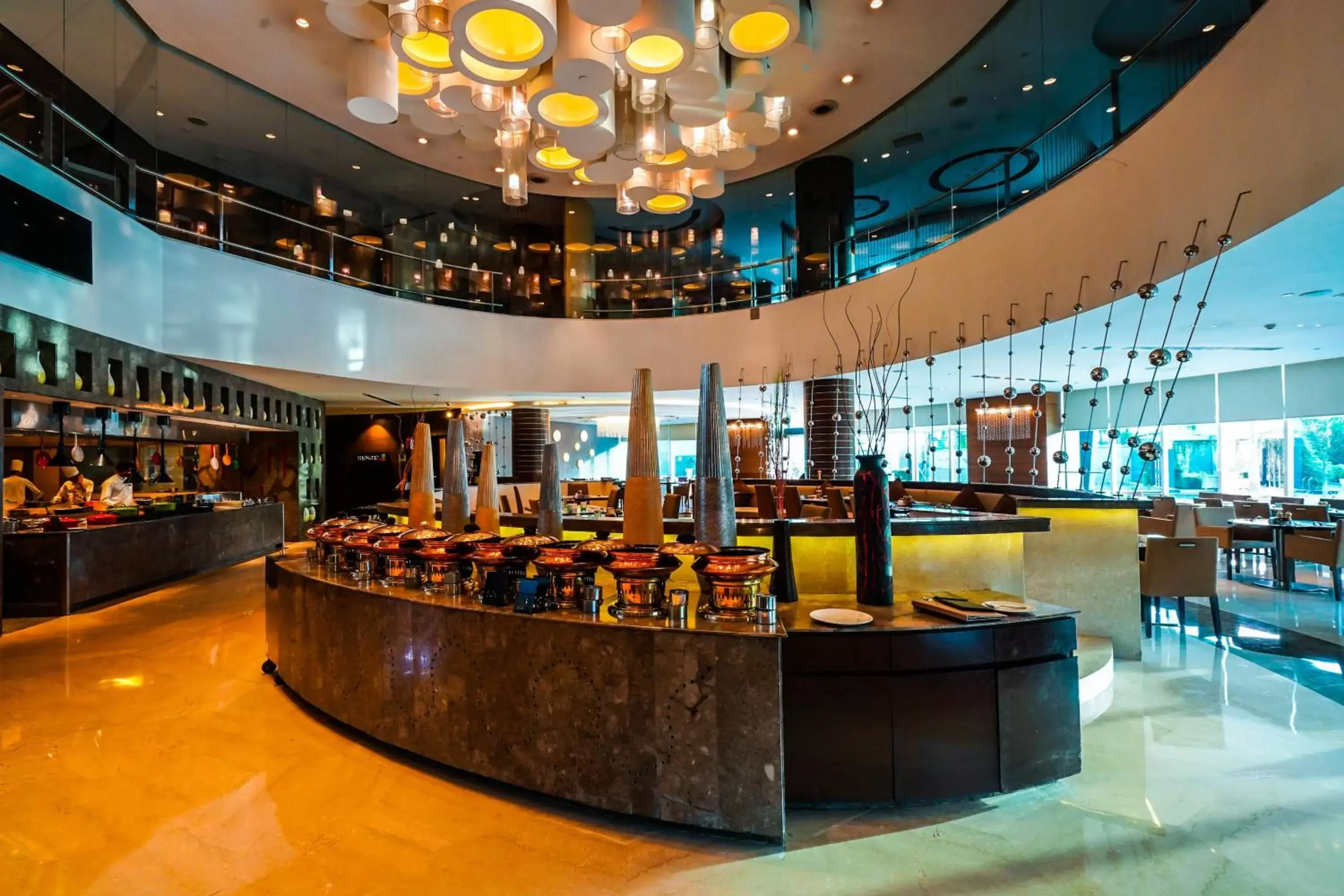 Restaurant/places to eat, Lounge/Bar in Crowne Plaza Greater Noida, an IHG Hotel