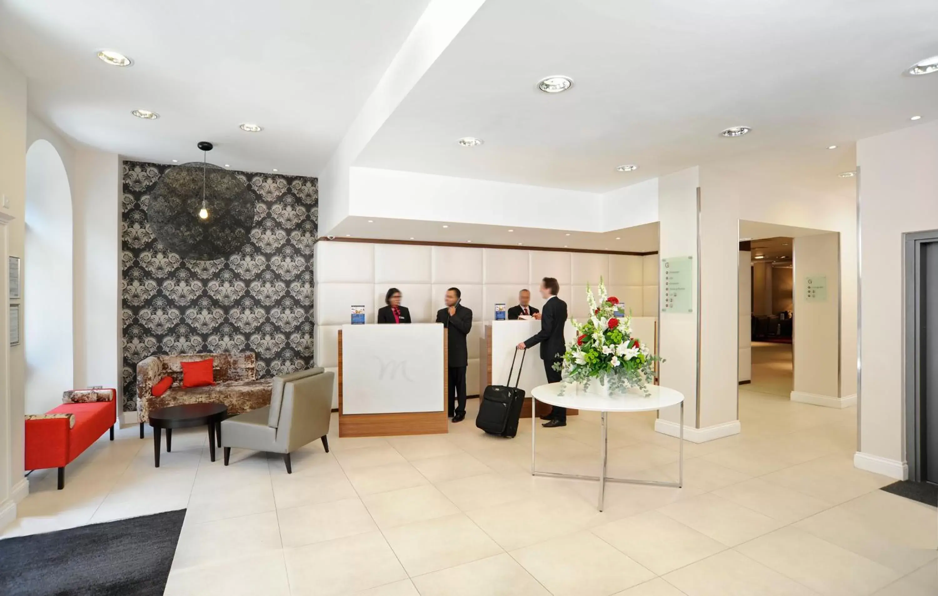 Lobby or reception in Mercure London Bloomsbury Hotel