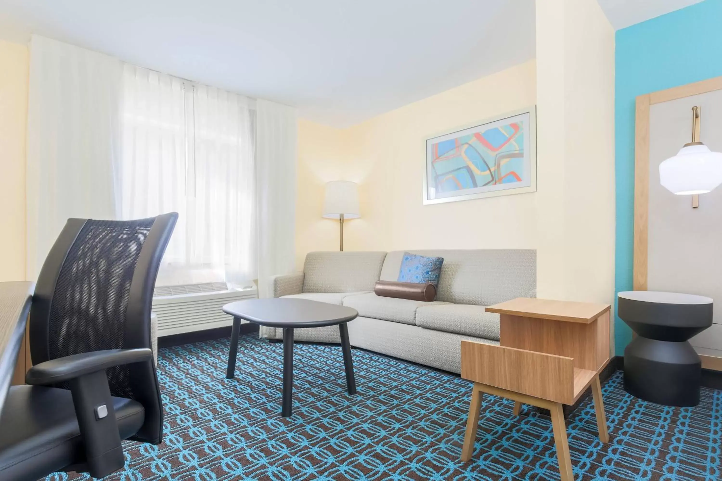 Living room, Seating Area in Fairfield Inn & Suites Houston Humble