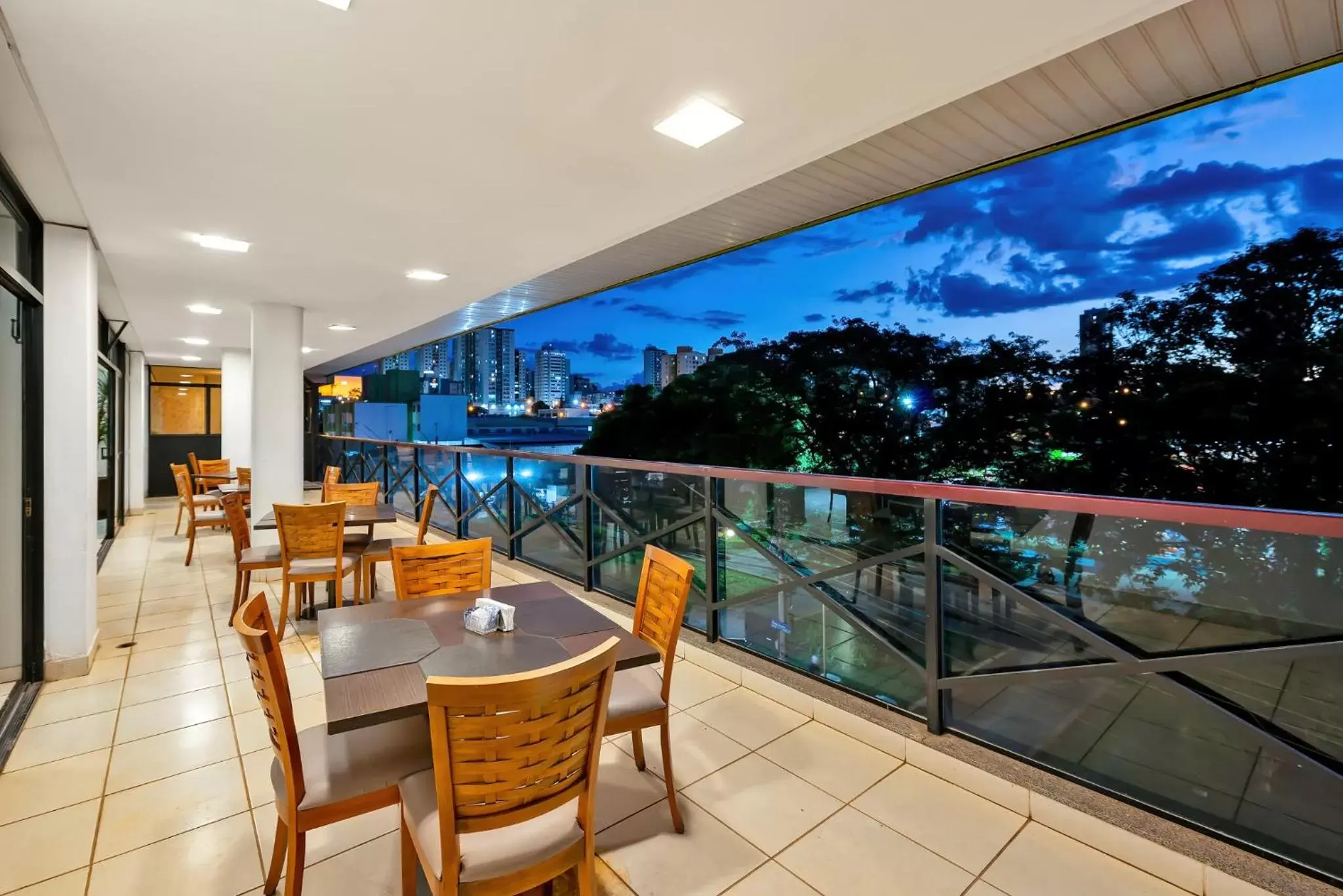 Lobby or reception in Blue Tree Garden Bauru