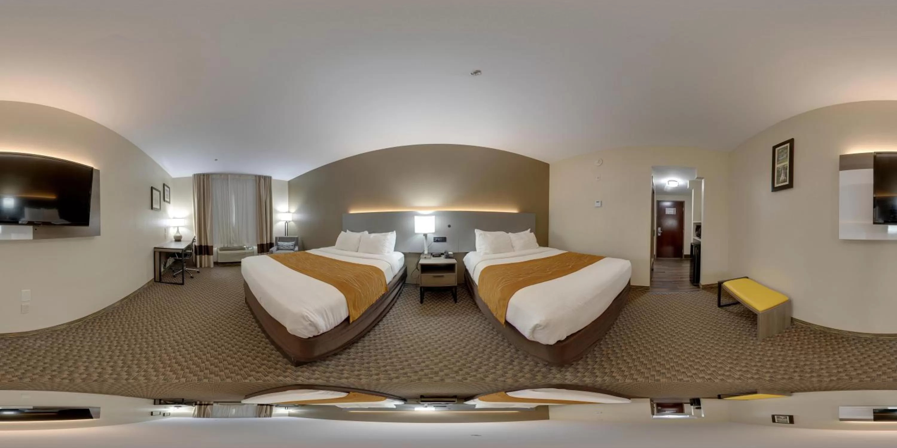 Photo of the whole room, Bed in Comfort Inn & Suites Midway - Tallahassee West