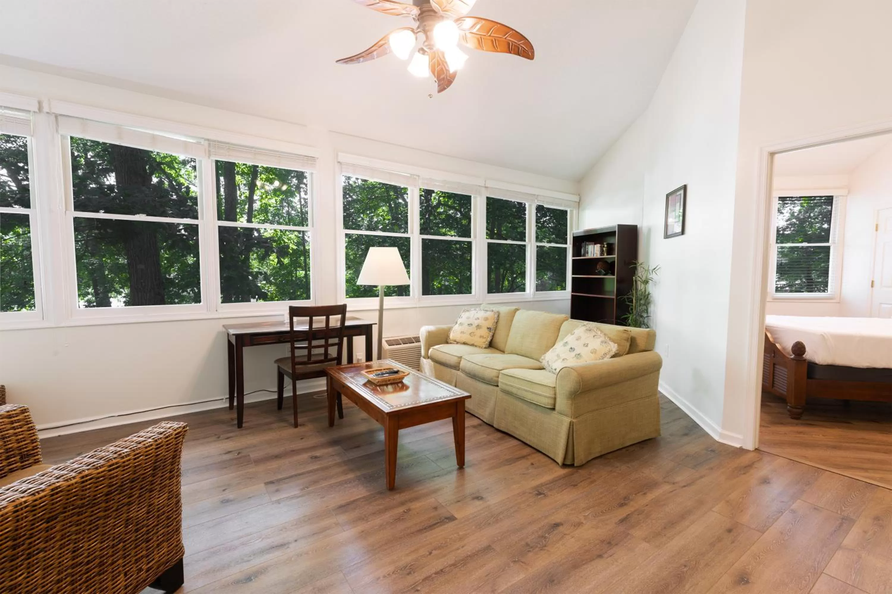 Living room, Seating Area in Halesford Harbour Resort - Smith Mountain Lake