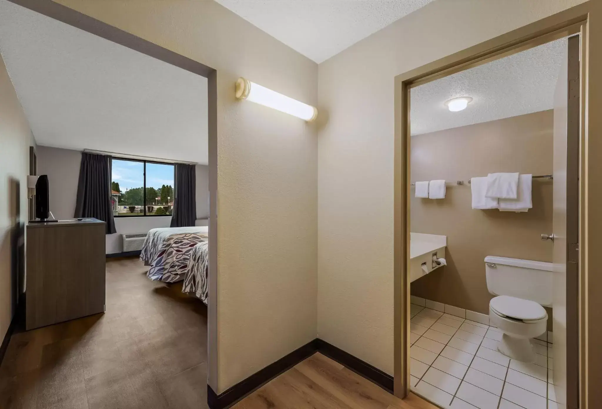 Photo of the whole room, Bathroom in Red Roof Inn Painted Post
