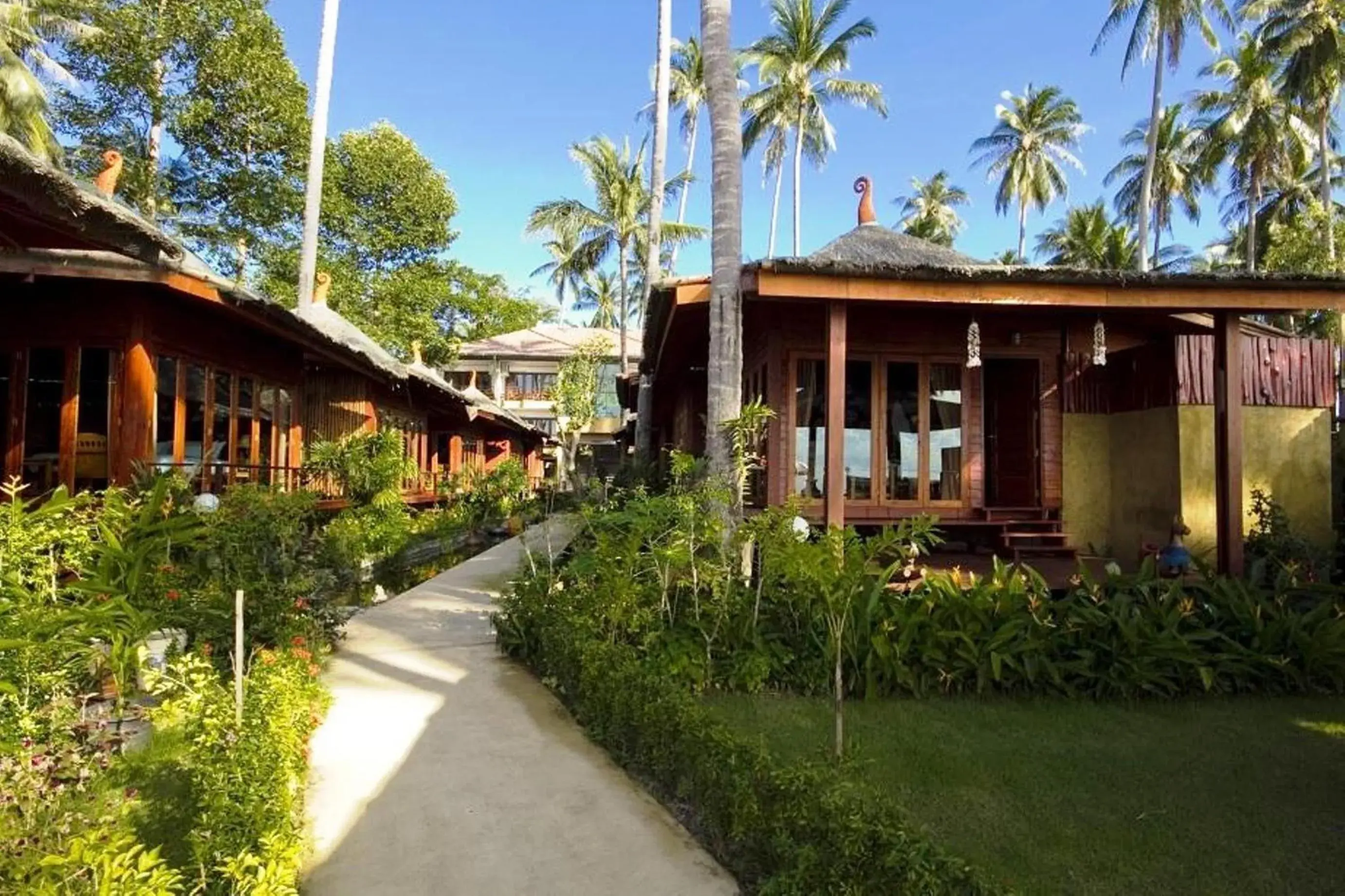 Bed, Property Building in Lipa Bay Resort