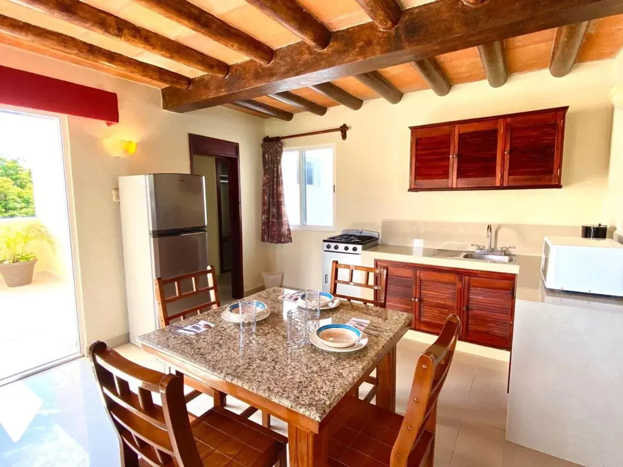 Kitchen or kitchenette, Dining Area in Hotel El Campanario Playa del Carmen