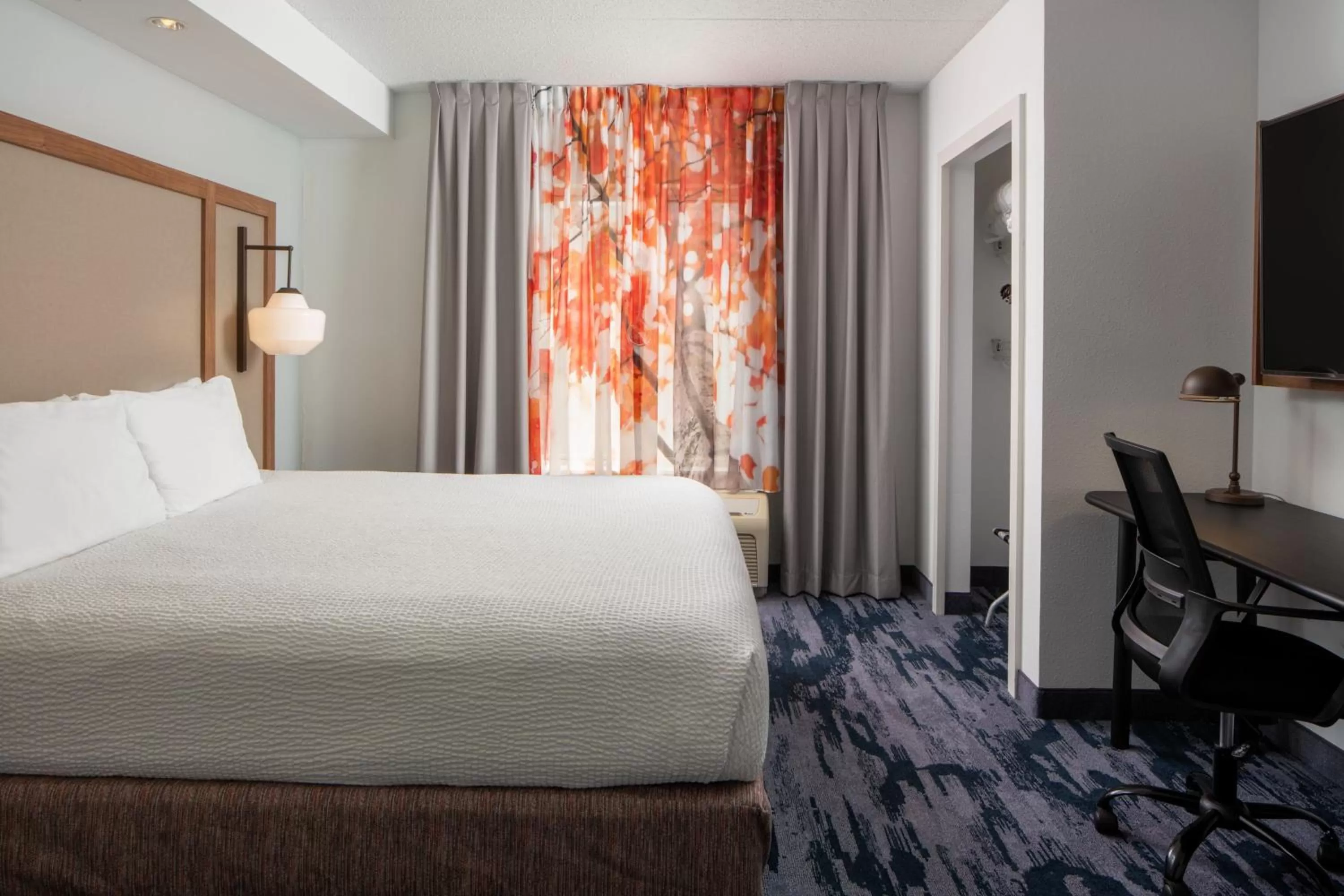 Bedroom, Bed in Fairfield by Marriott Fort Walton Beach-Eglin AFB