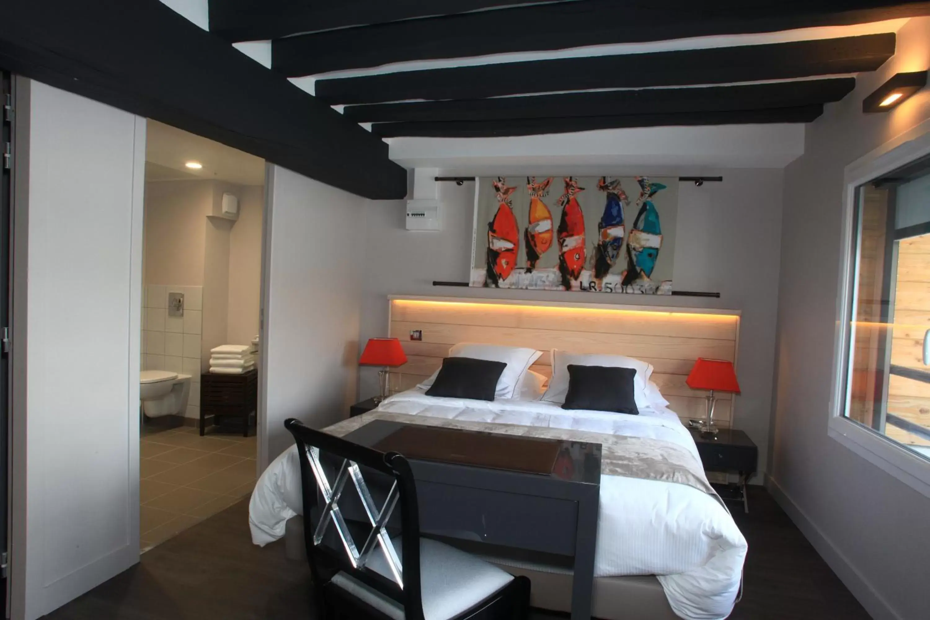 Bed in LOGIS Hotel-Restaurant Le Relais d'Aligre