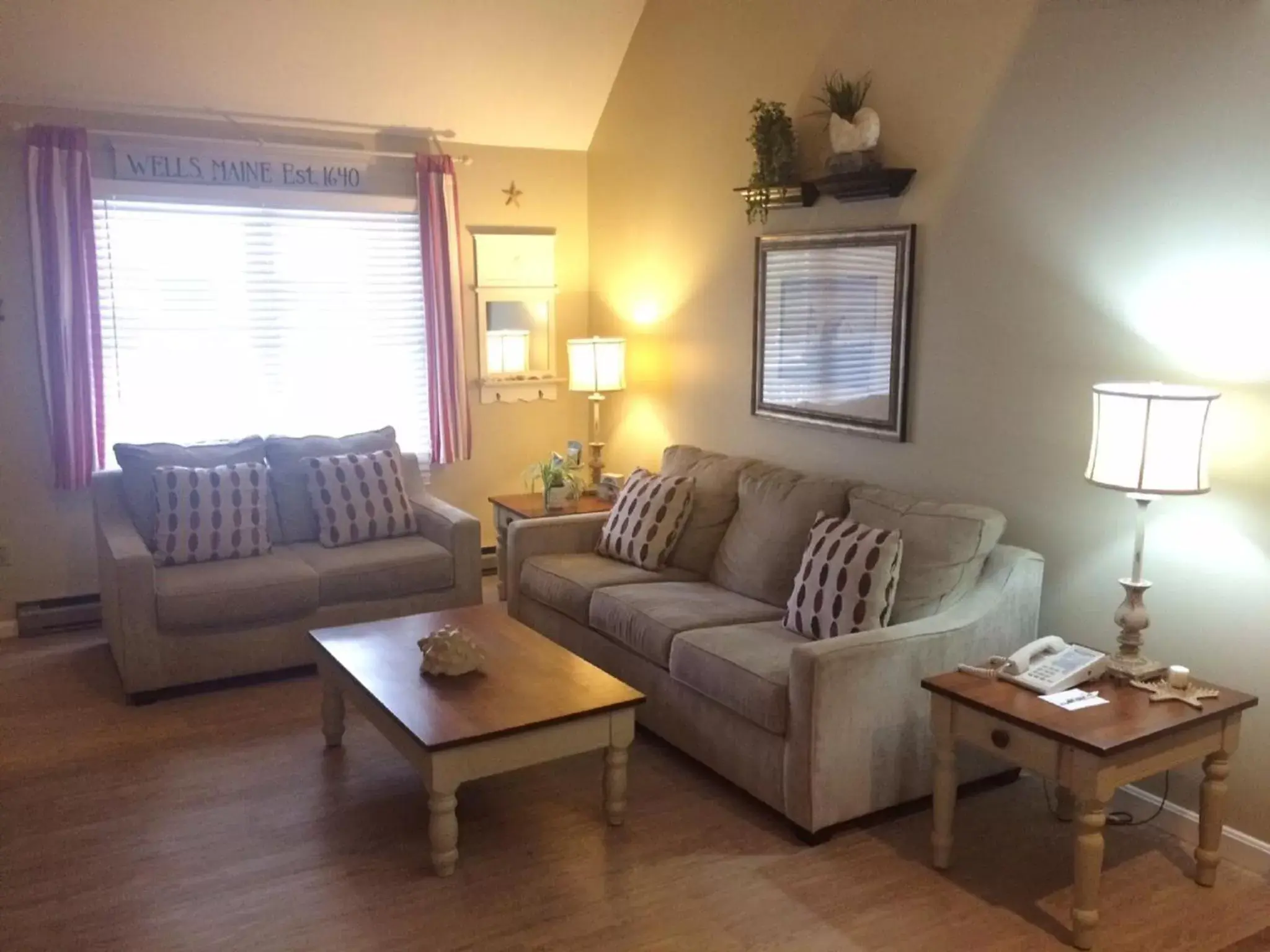 Living room, Seating Area in Elmwood Resort Hotel