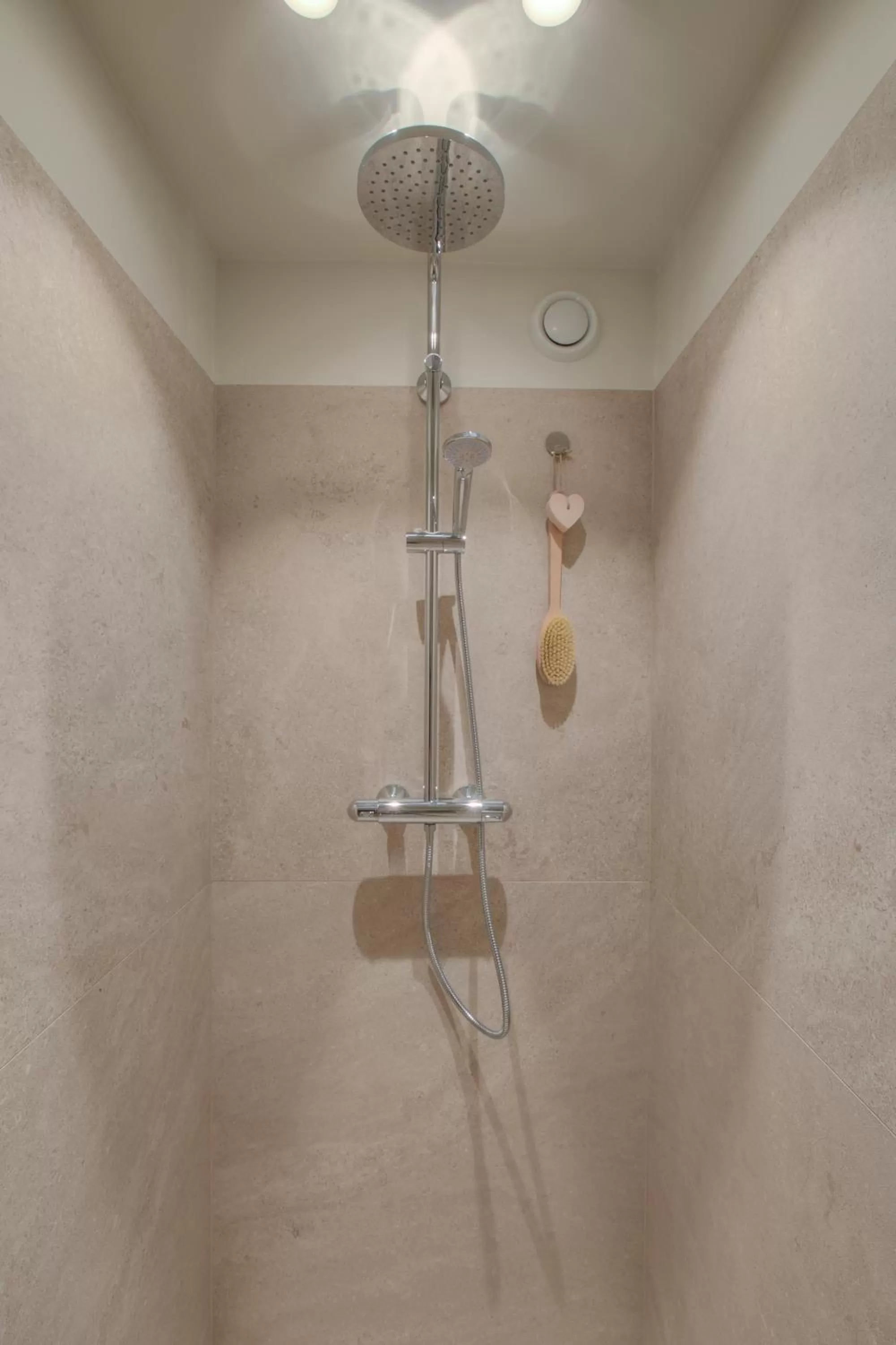 Bathroom in Logie Marie with hottub in the garden