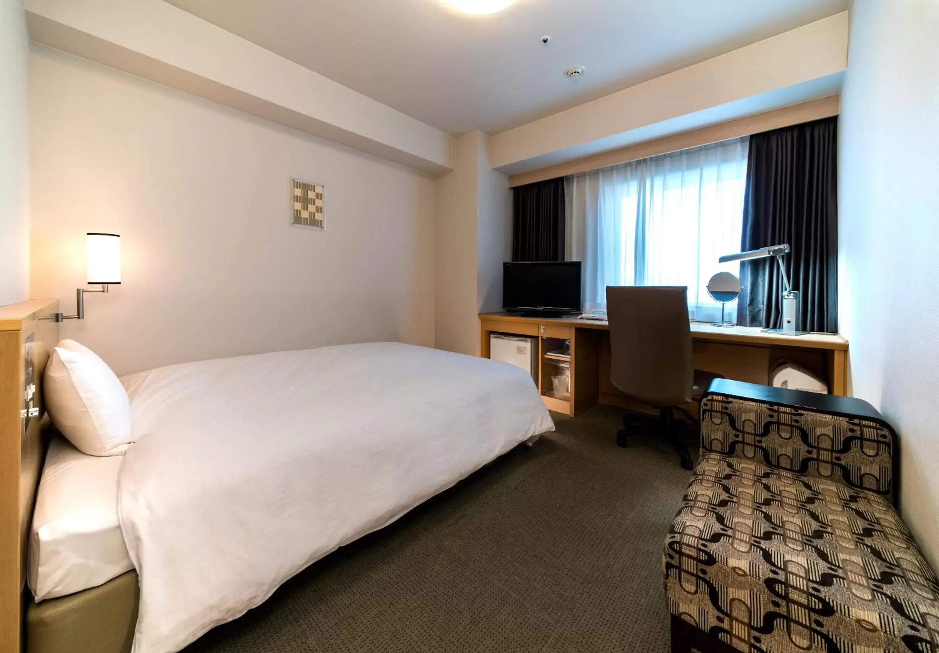 Standard Double Room for Single Use - Smoking in Daiwa Roynet Hotel Hiroshima