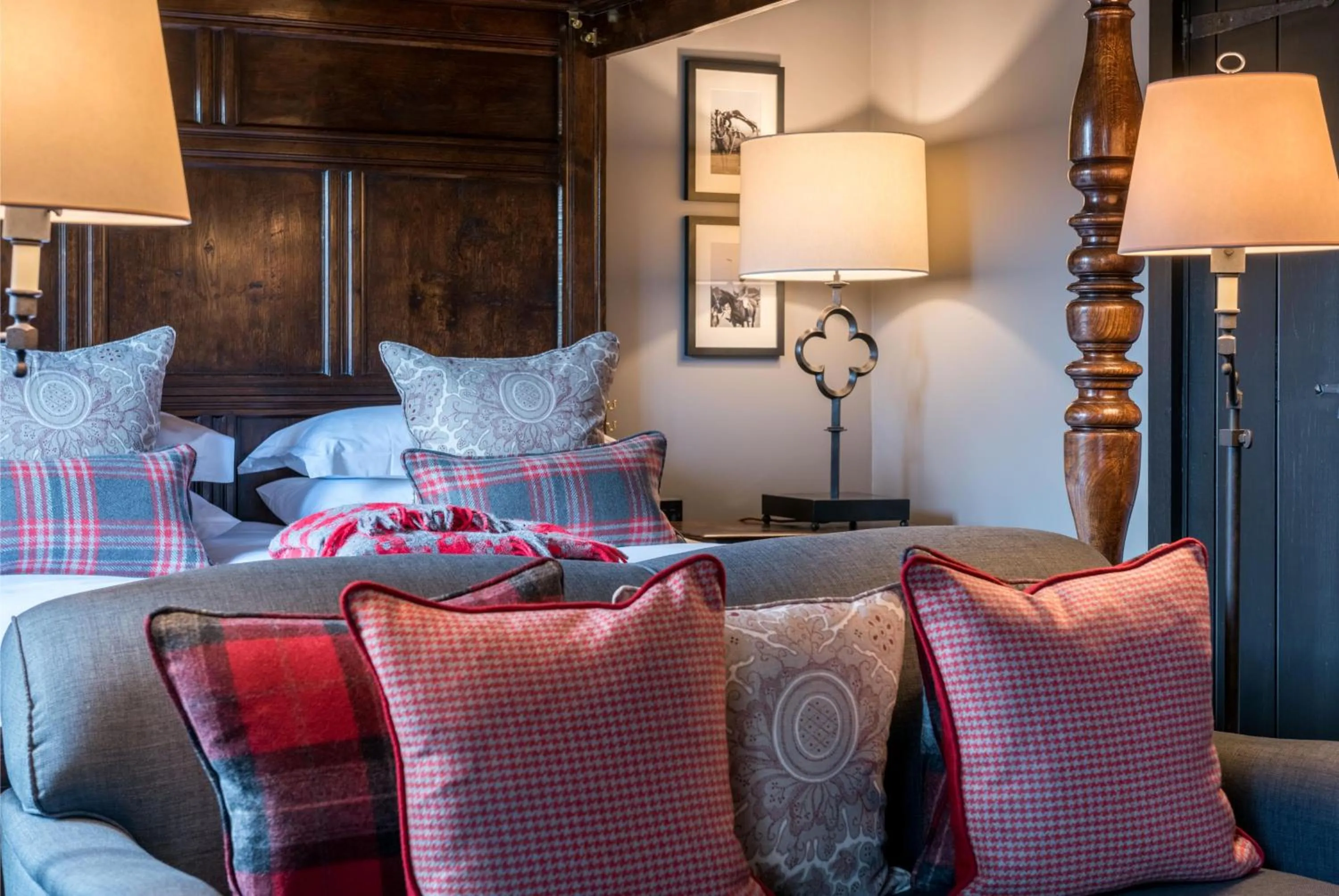 Seating area, Bed in The Lygon Arms - an Iconic Luxury Hotel