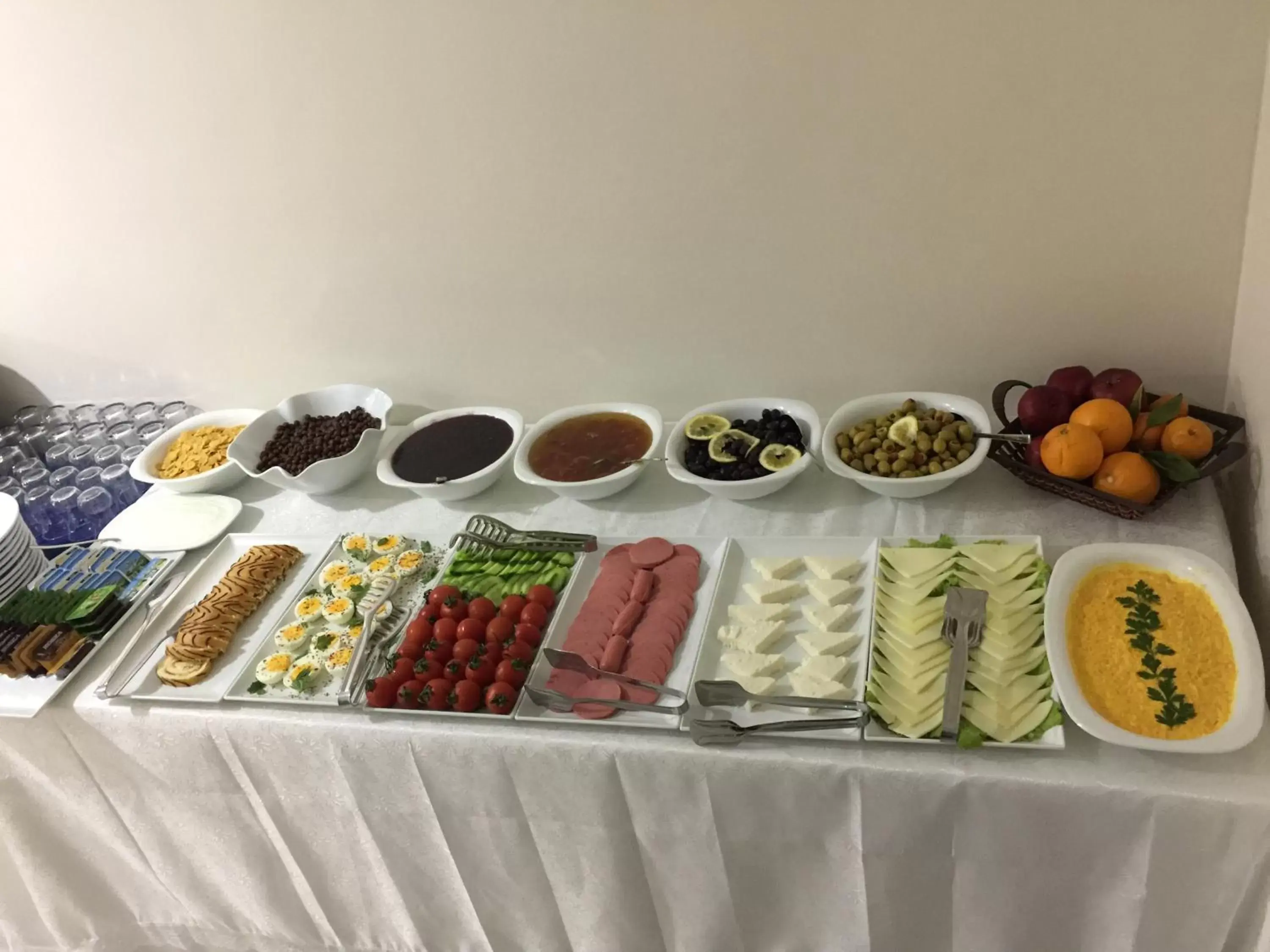Buffet breakfast in Atam Suites