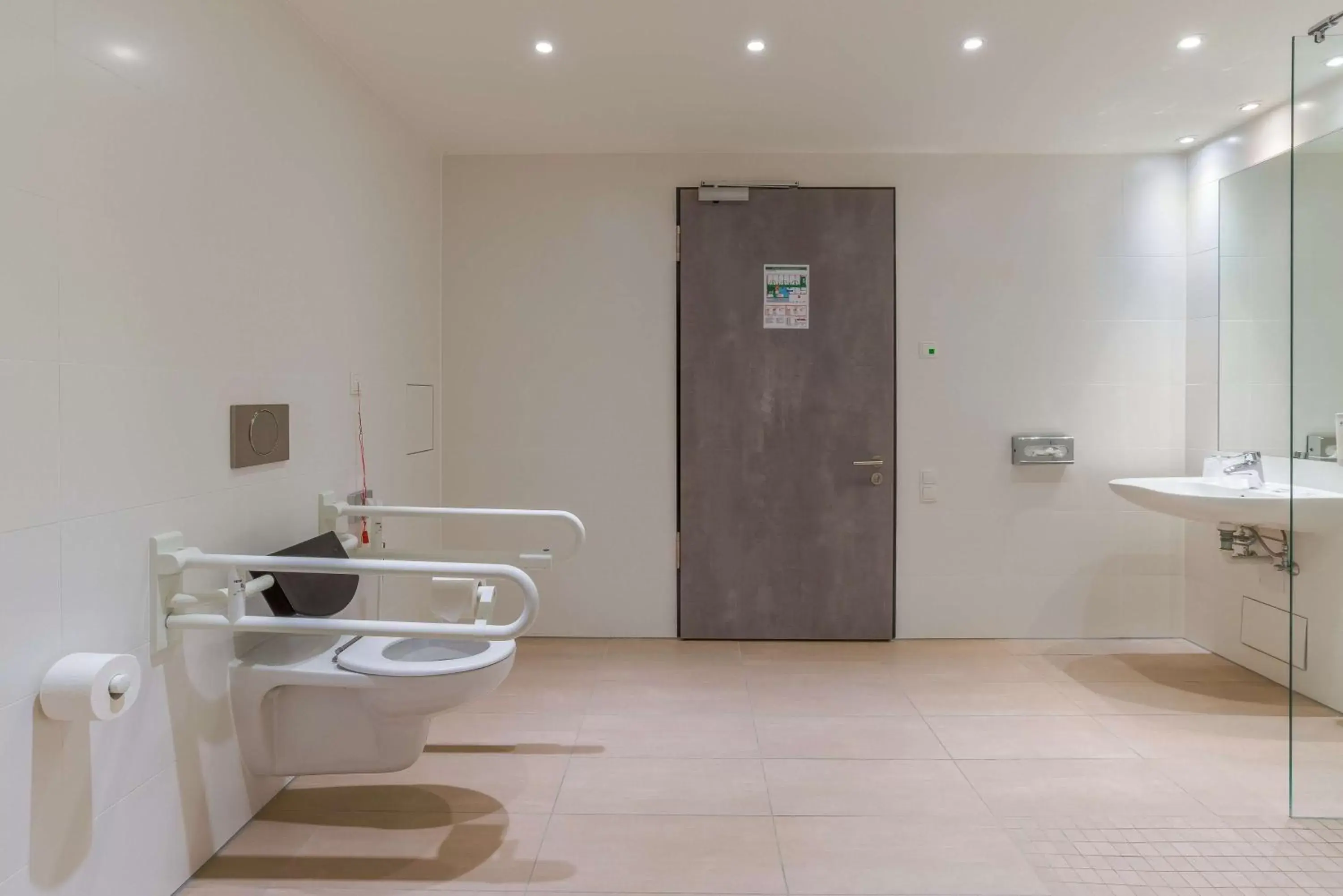 Bathroom in elaya hotel munich city ehemals Arthotel ANA Diva