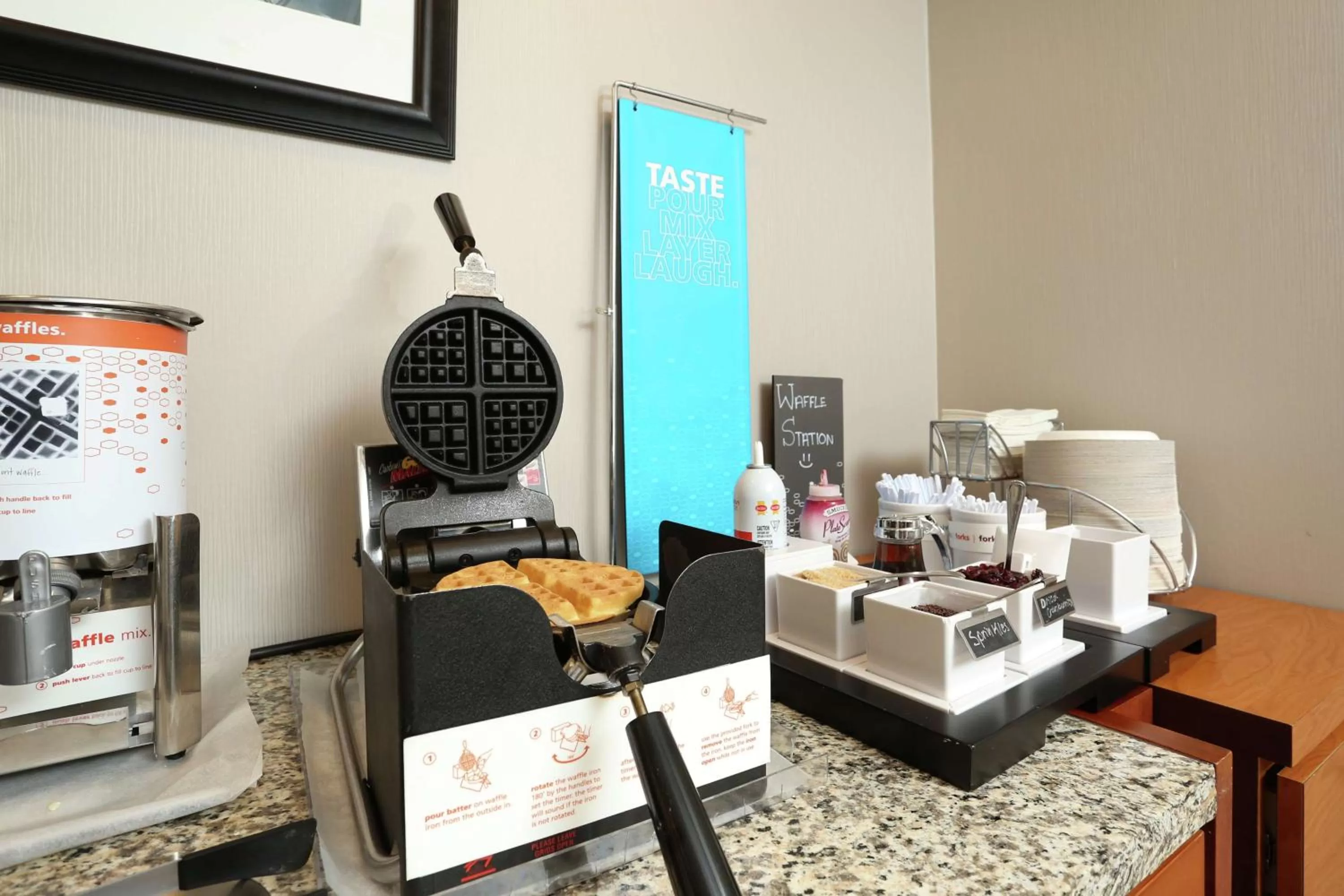 Breakfast in Hampton Inn & Suites by Hilton Barrie
