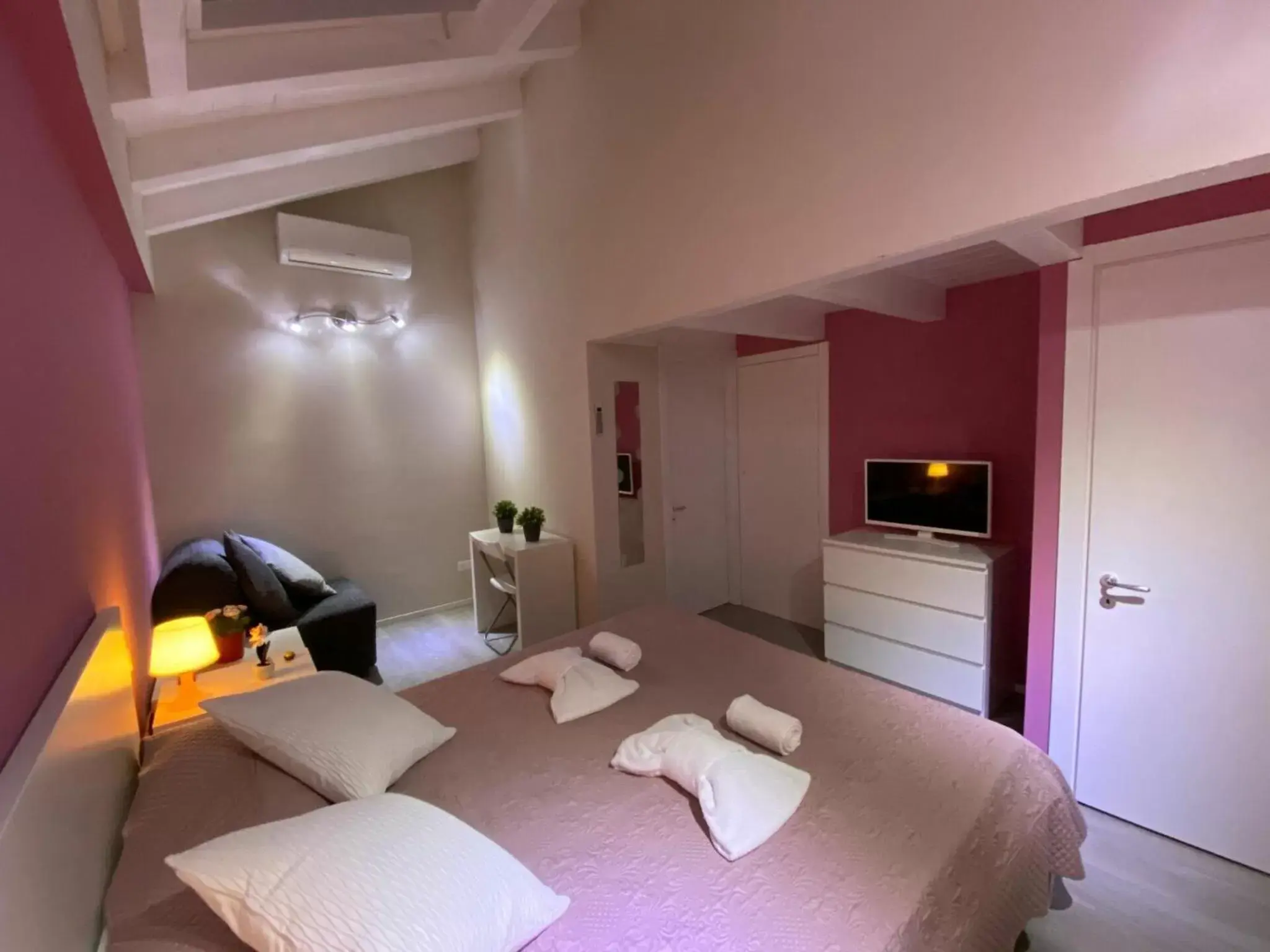 Bedroom, Bed in Bnb Archimede