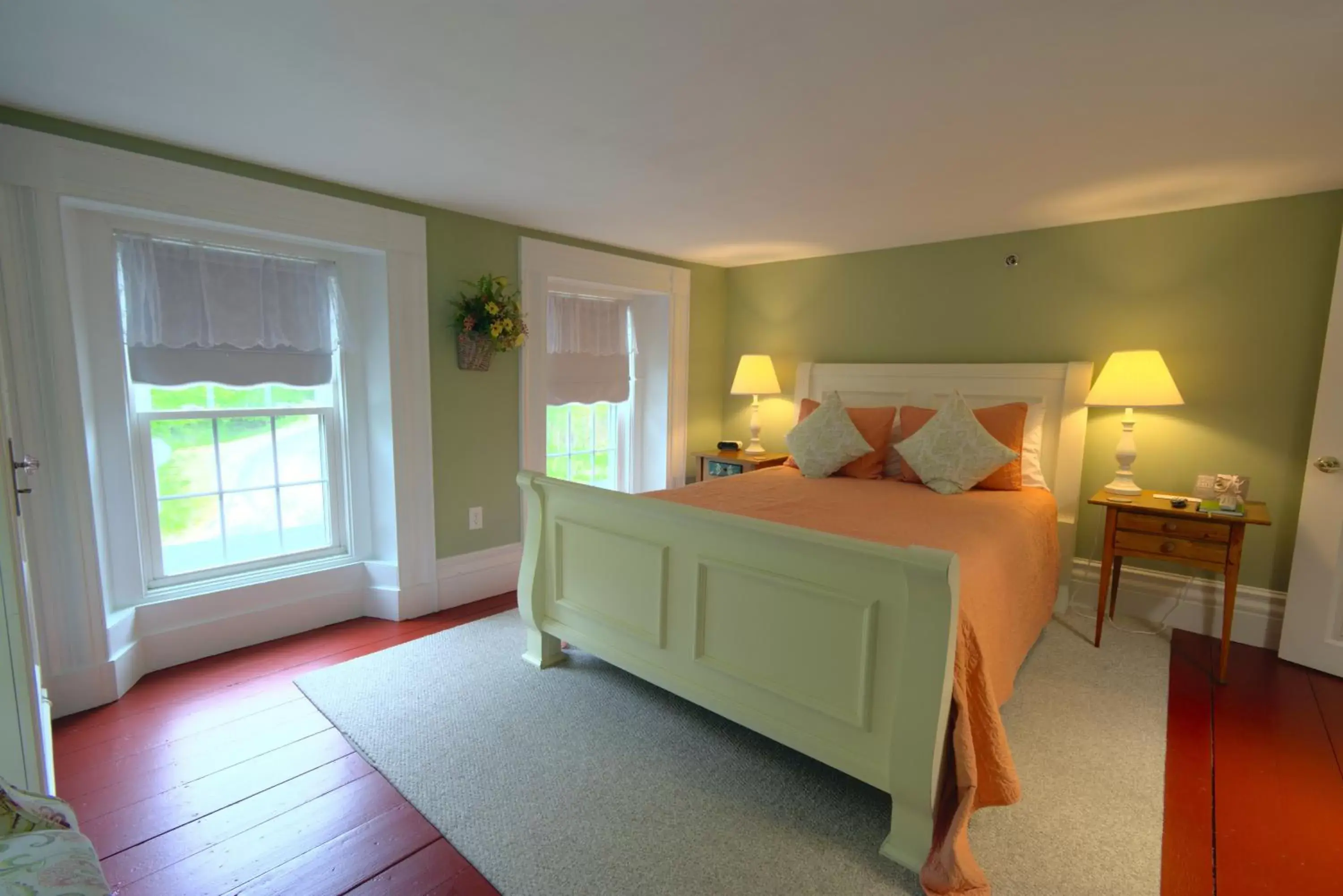 Photo of the whole room, Bed in Ballard House Inn