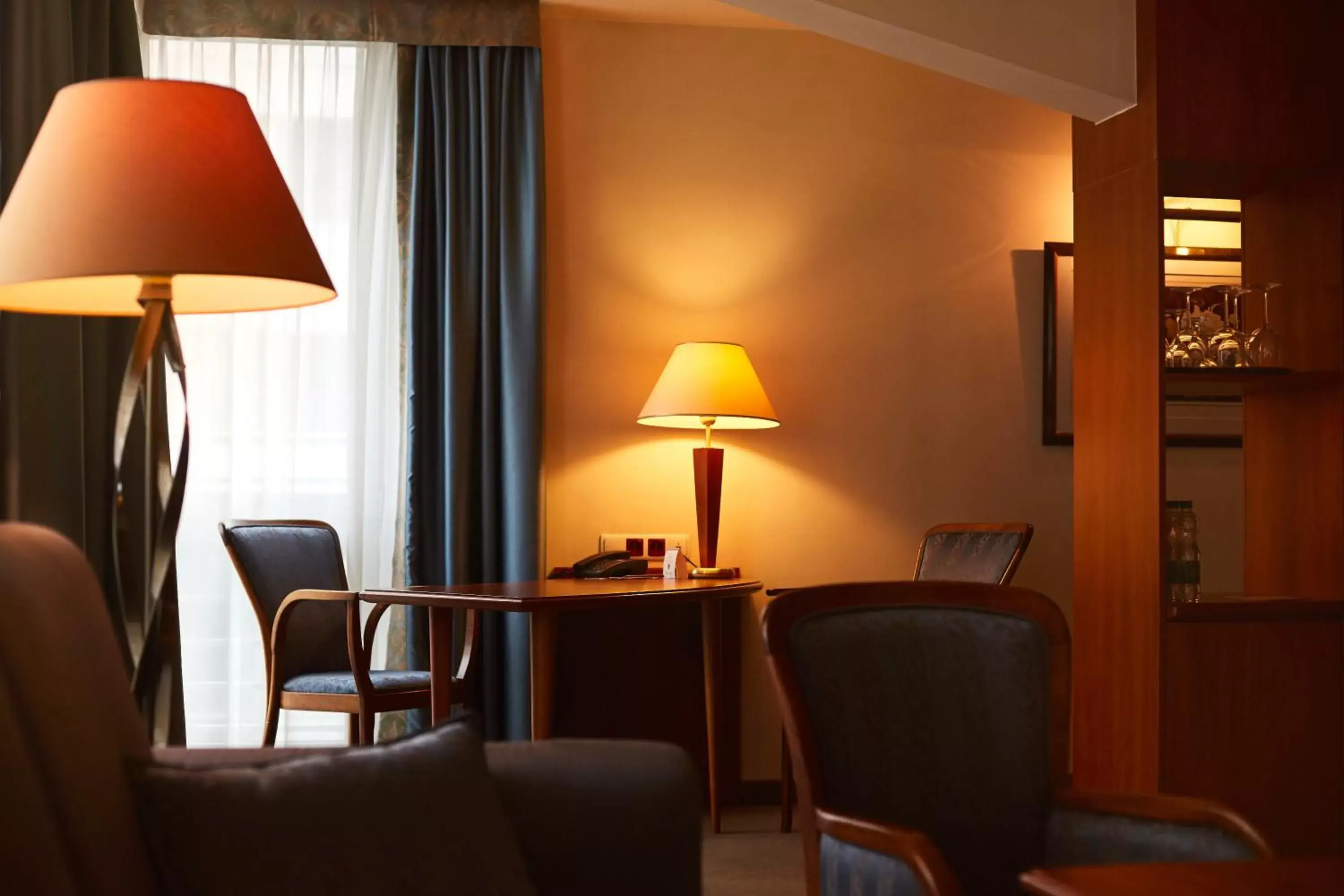 Coffee/tea facilities, Seating Area in Hotel Mercure Poznań Centrum