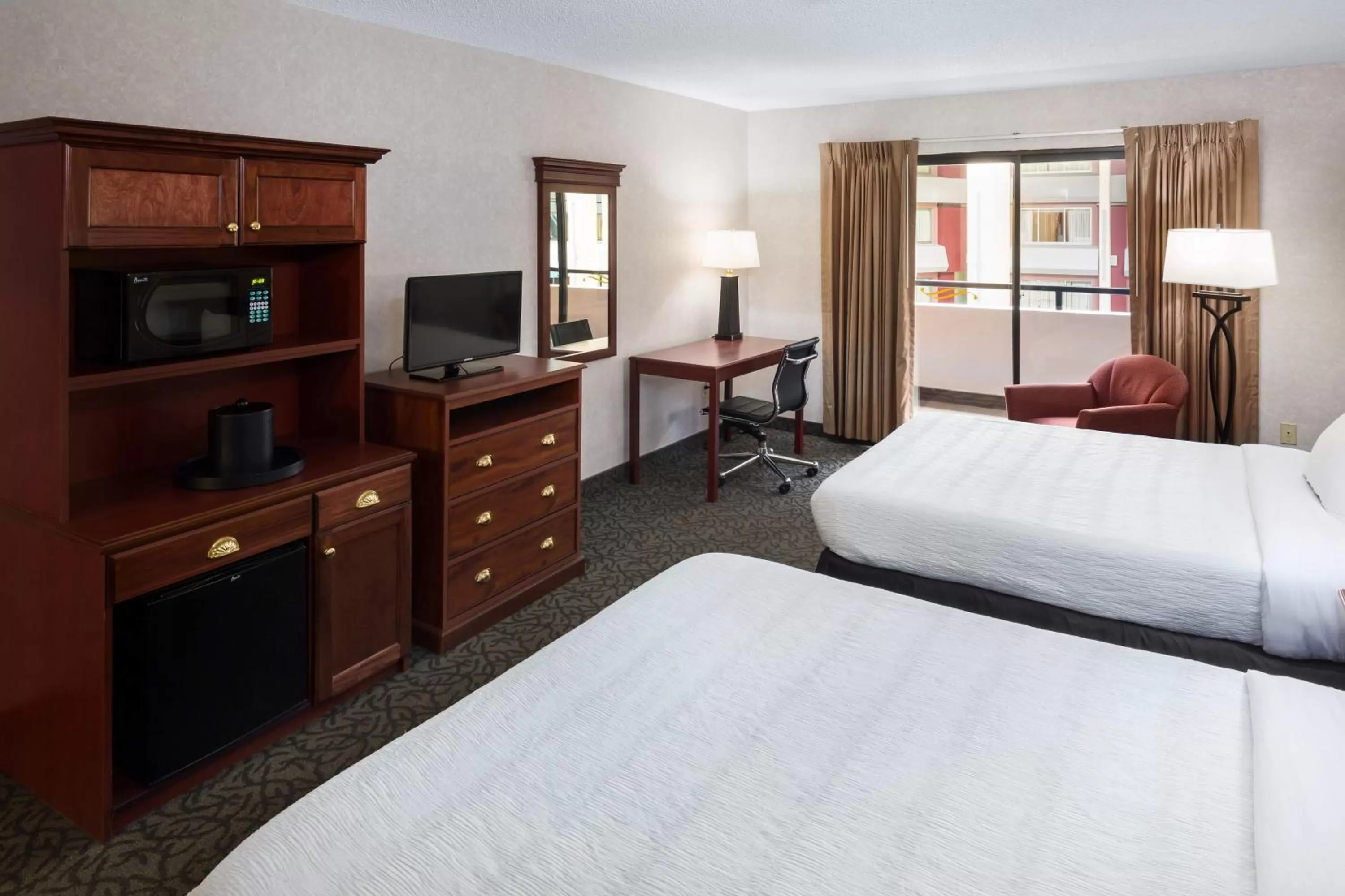 Queen Room in Grand Hotel