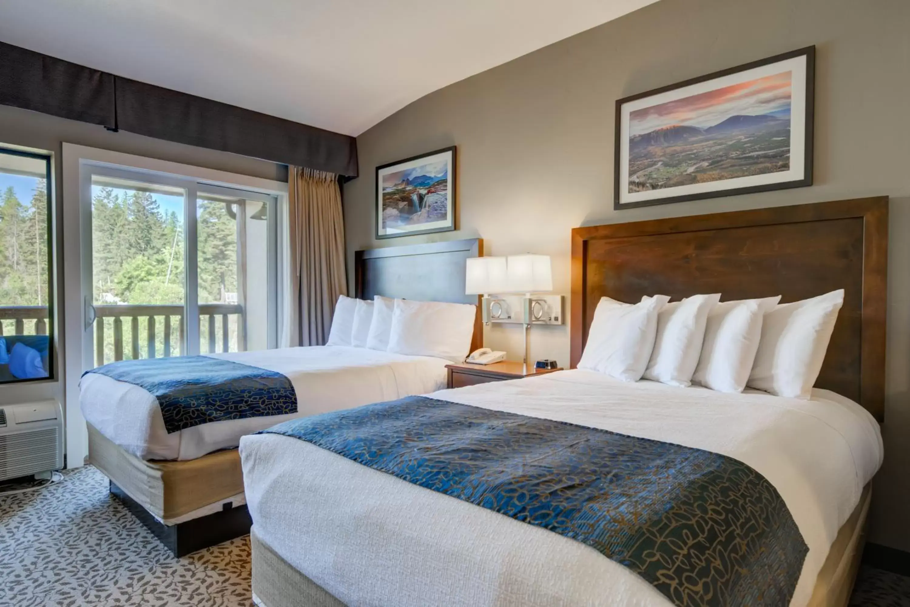 Bedroom, Bed in The Pine Lodge on Whitefish River, Ascend Hotel Collection