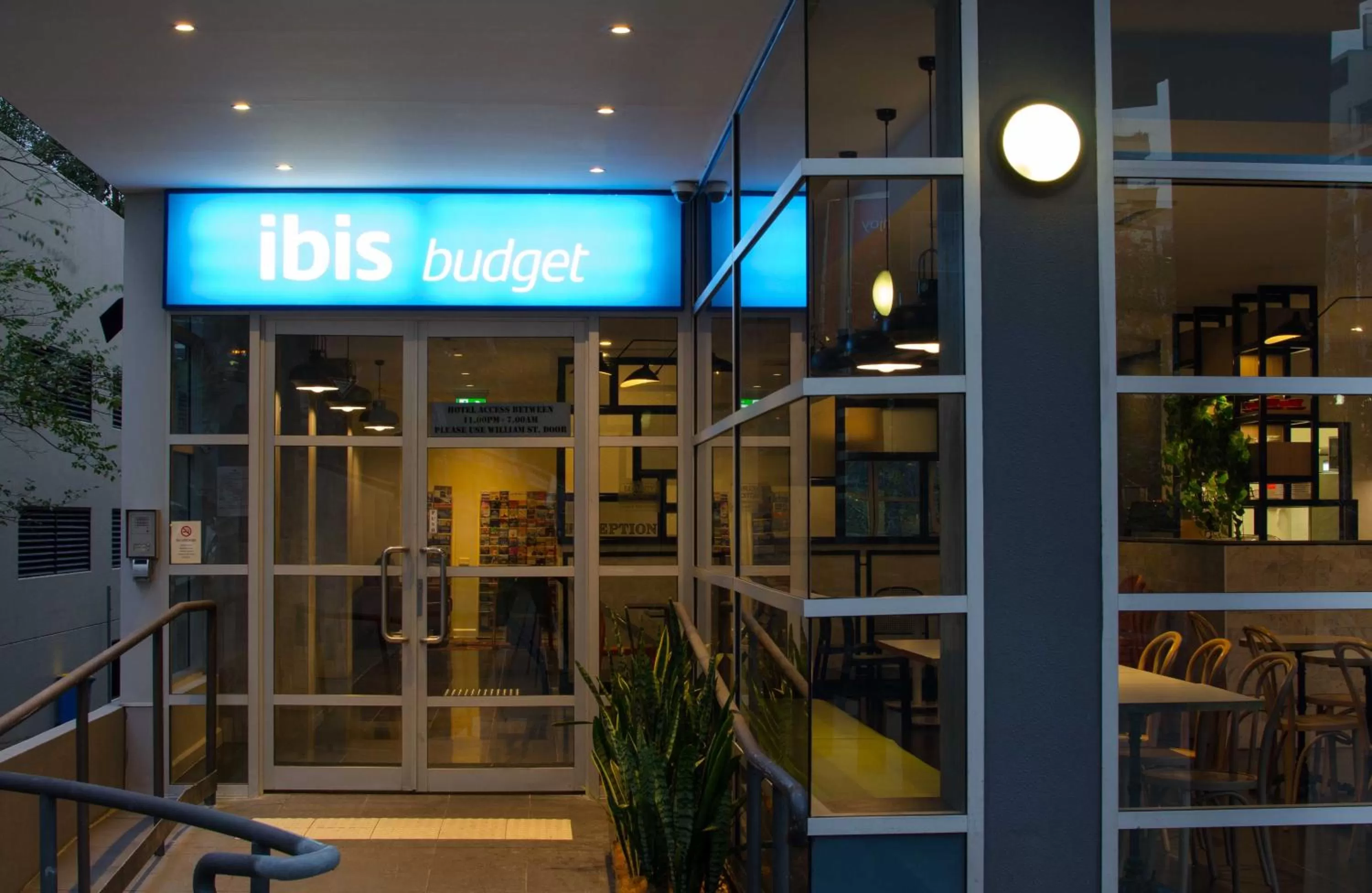 Facade/entrance in ibis budget Sydney East