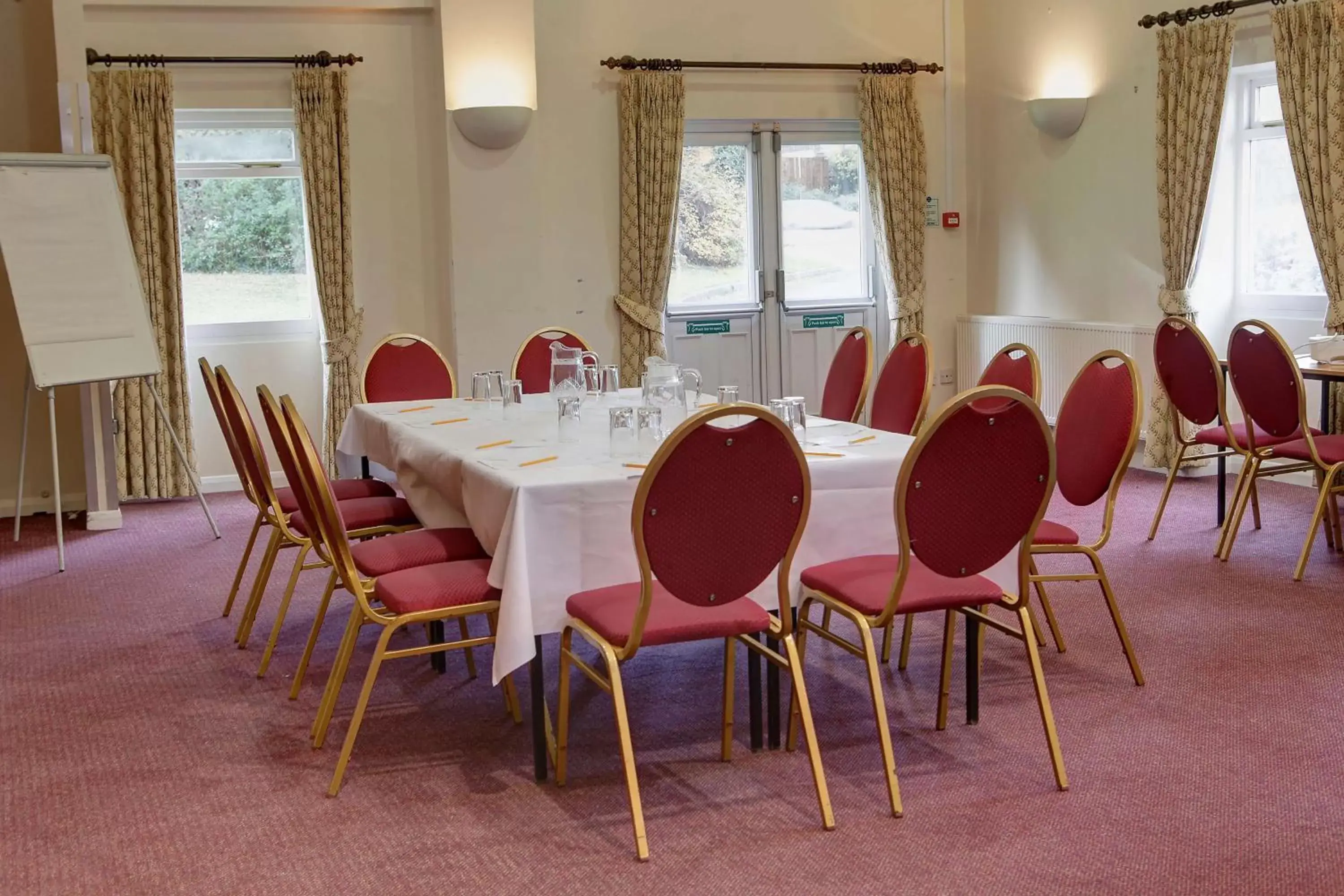 Meeting/conference room, Restaurant/Places to Eat in The Cedars Hotel