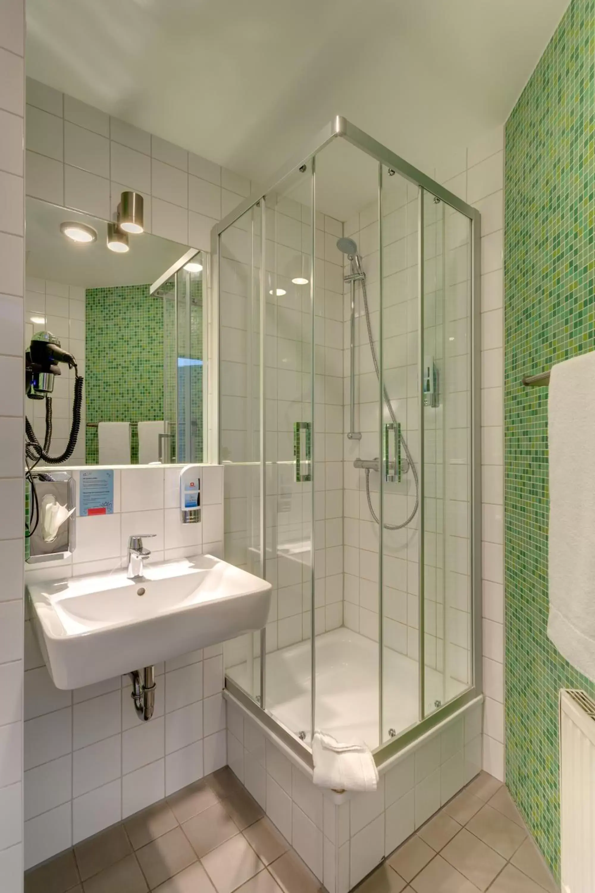 Shower, Bathroom in MEININGER Hotel Berlin Alexanderplatz