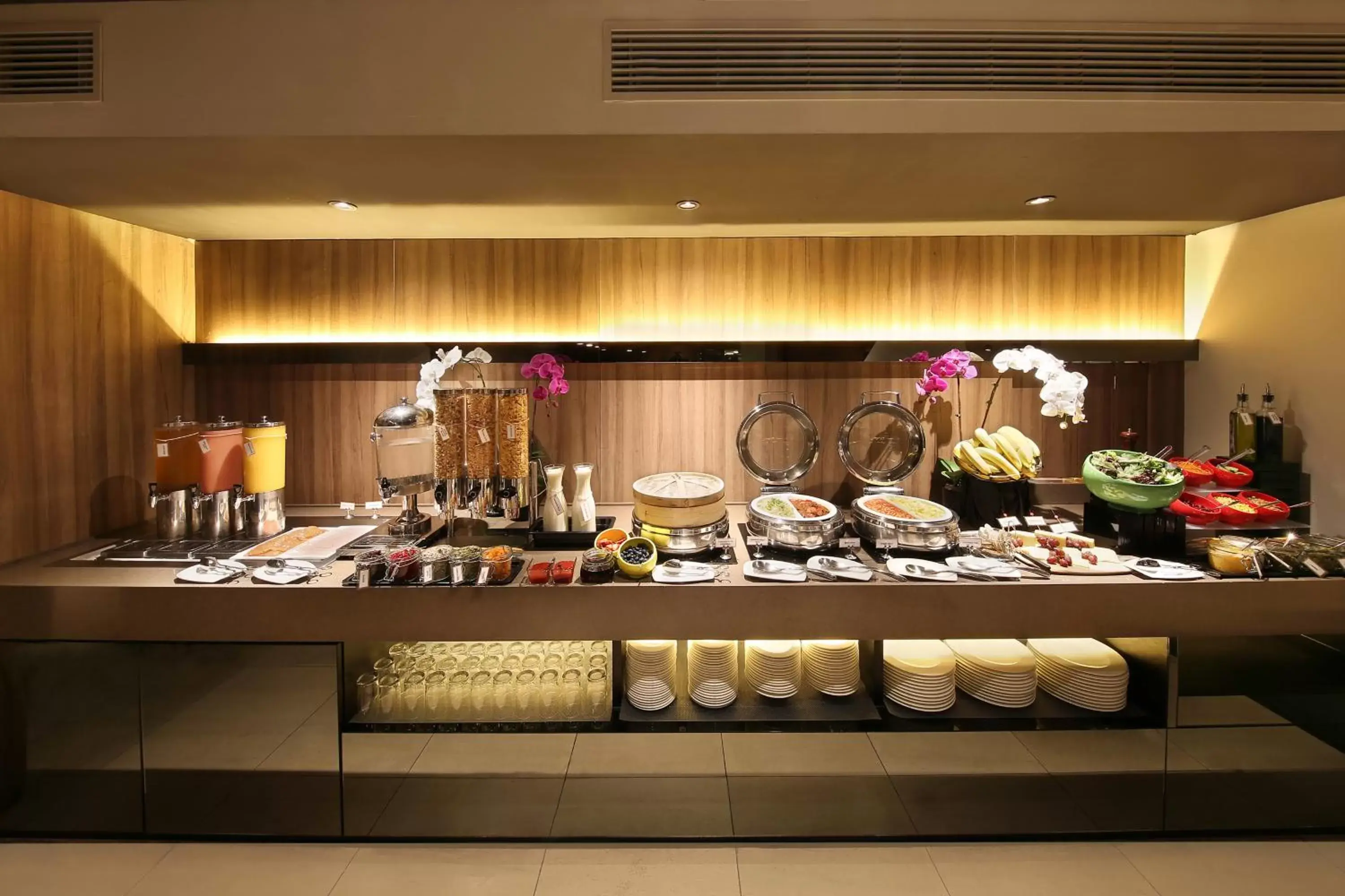 Food, Restaurant/Places to Eat in Pan Pacific Serviced Suites Beach Road, Singapore