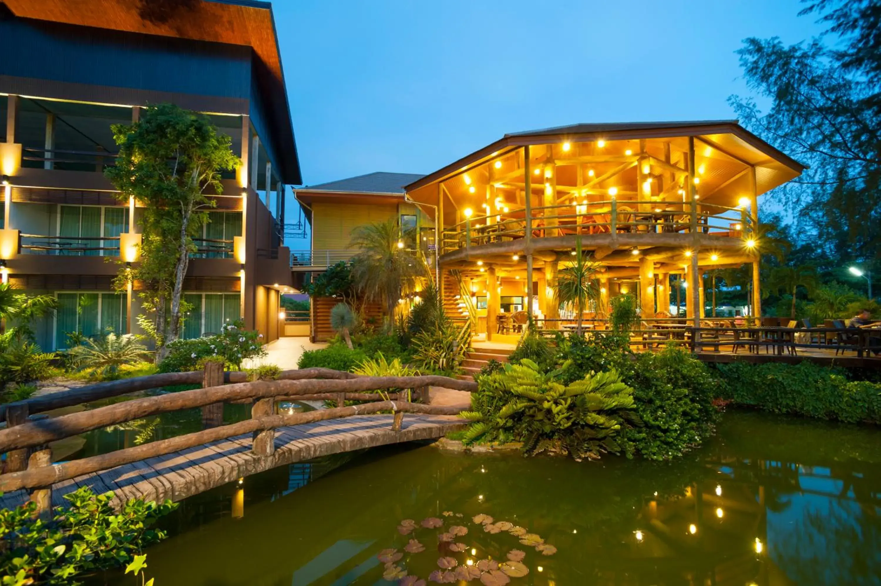 Restaurant/places to eat, Property Building in Blues River Resort