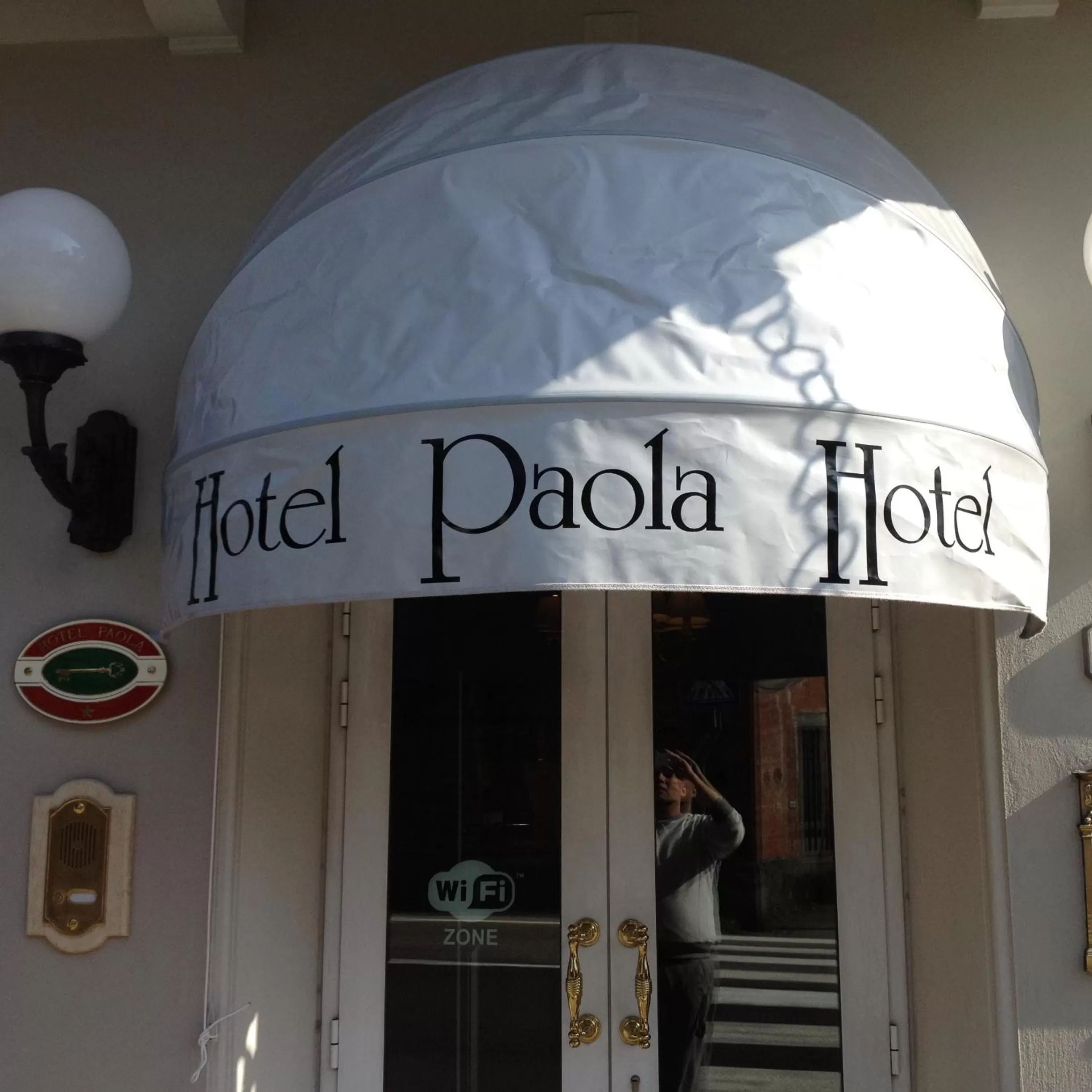 Facade/entrance in Hotel Paola
