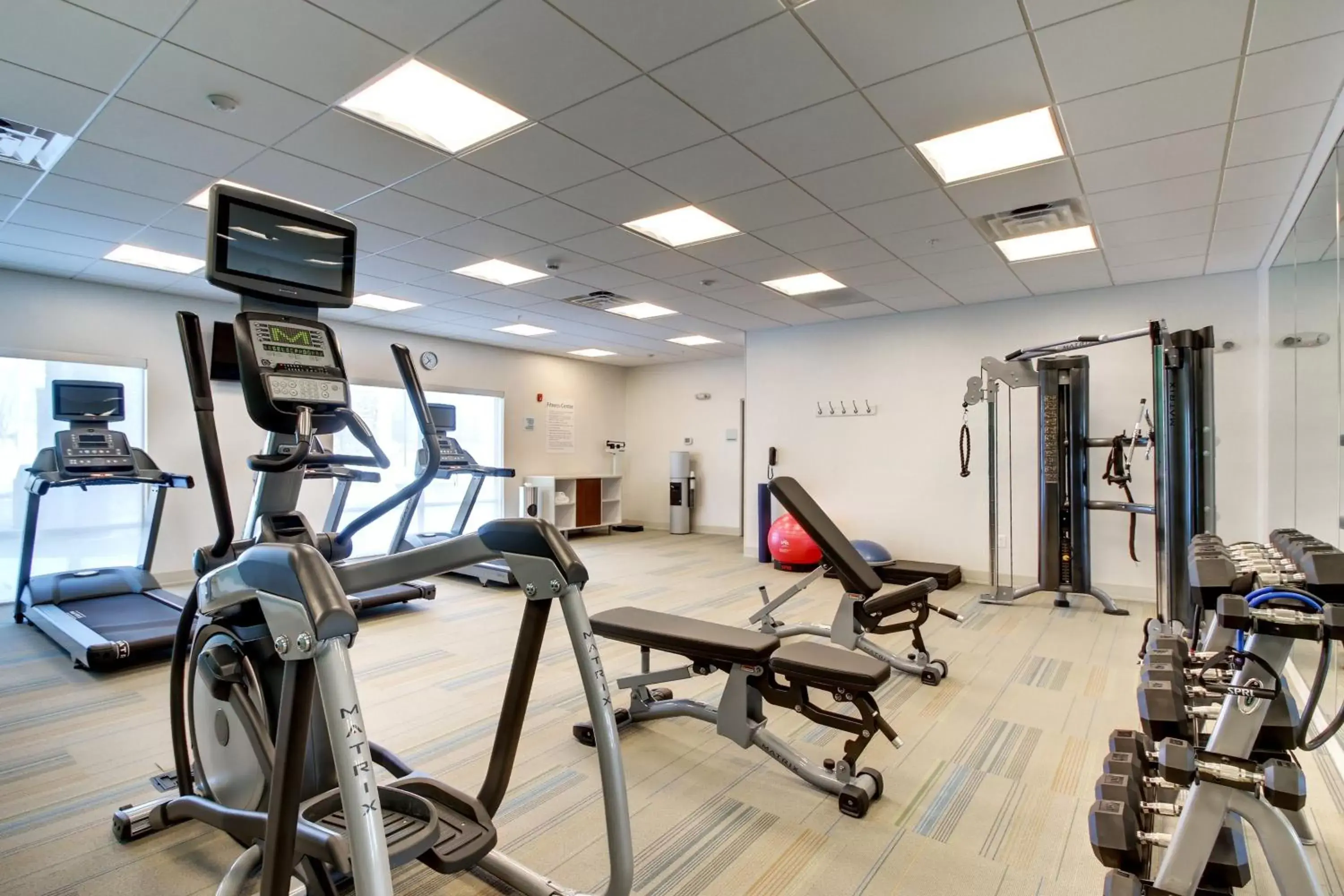 Fitness centre/facilities, Fitness Center/Facilities in Holiday Inn Express & Suites Galesburg, an IHG Hotel
