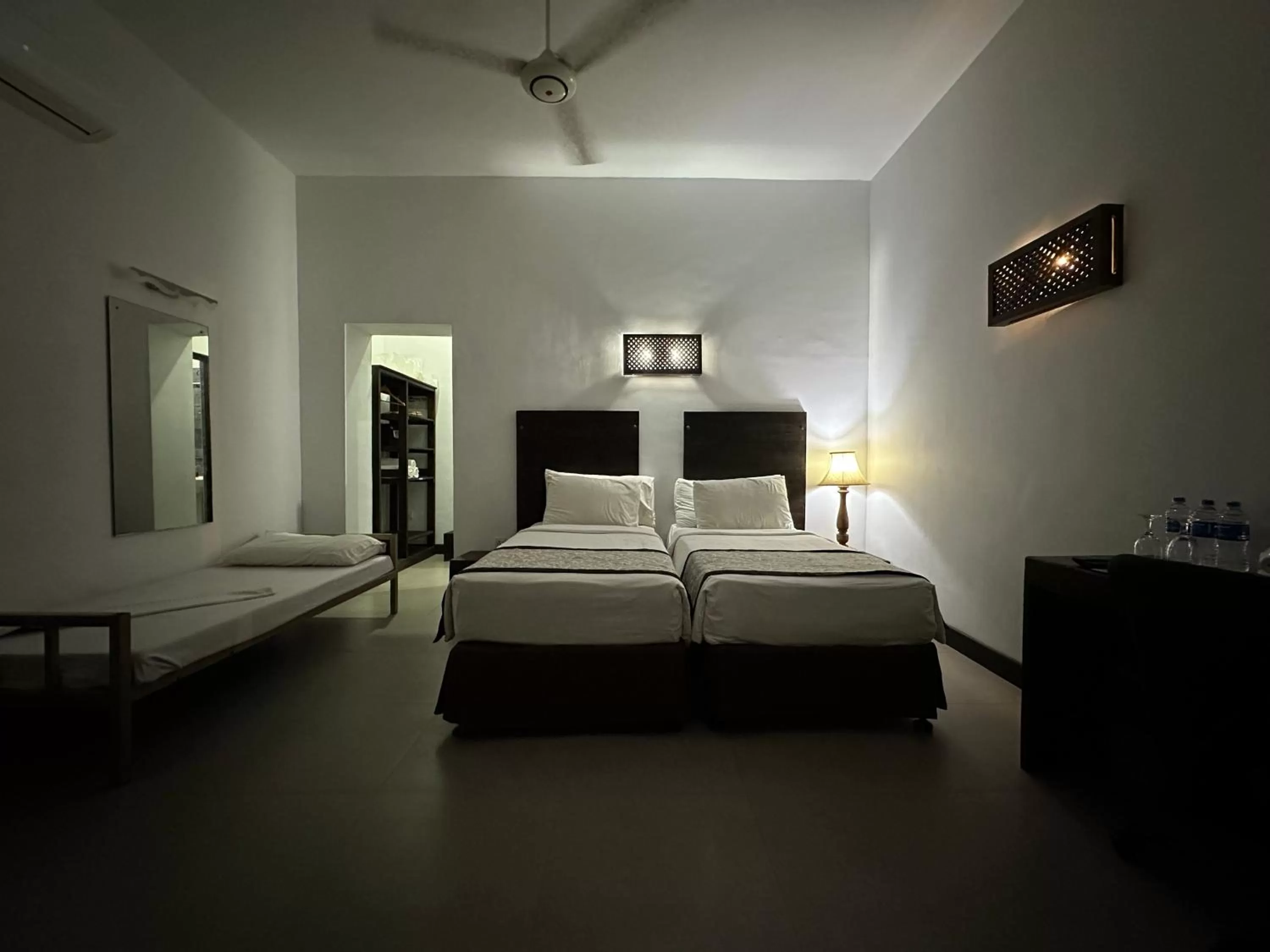 Photo of the whole room, Bed in Amaluna Resorts