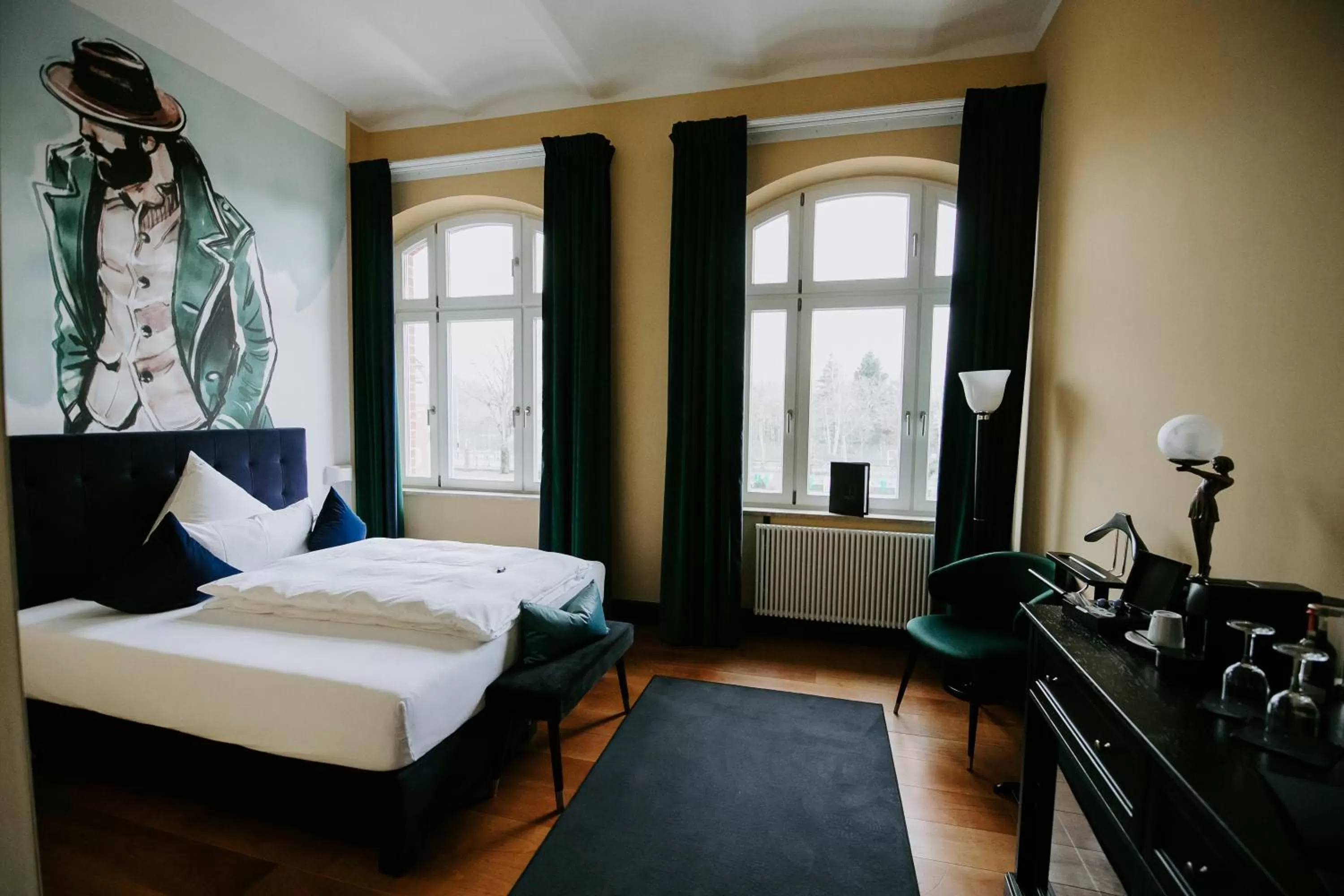 Photo of the whole room, Bed in Palace St. George