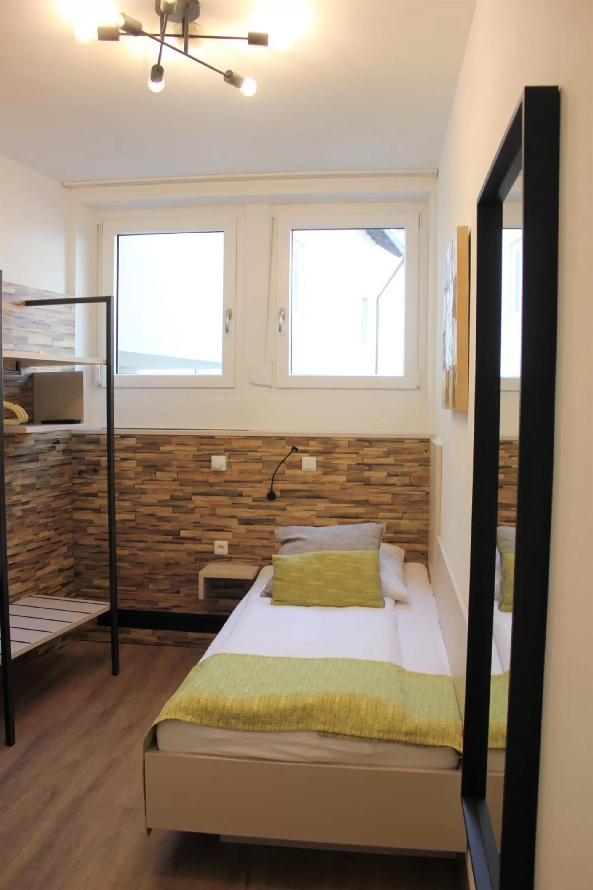 Photo of the whole room, Bed in Am Blumenhaus