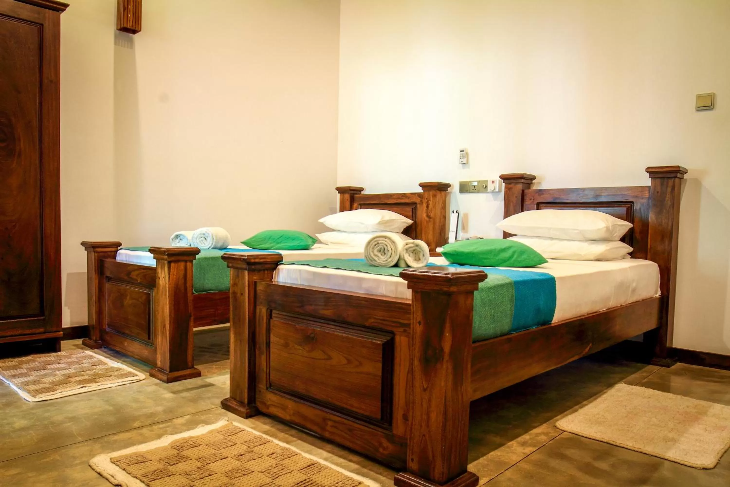 Bedroom, Bed in The Green Edge