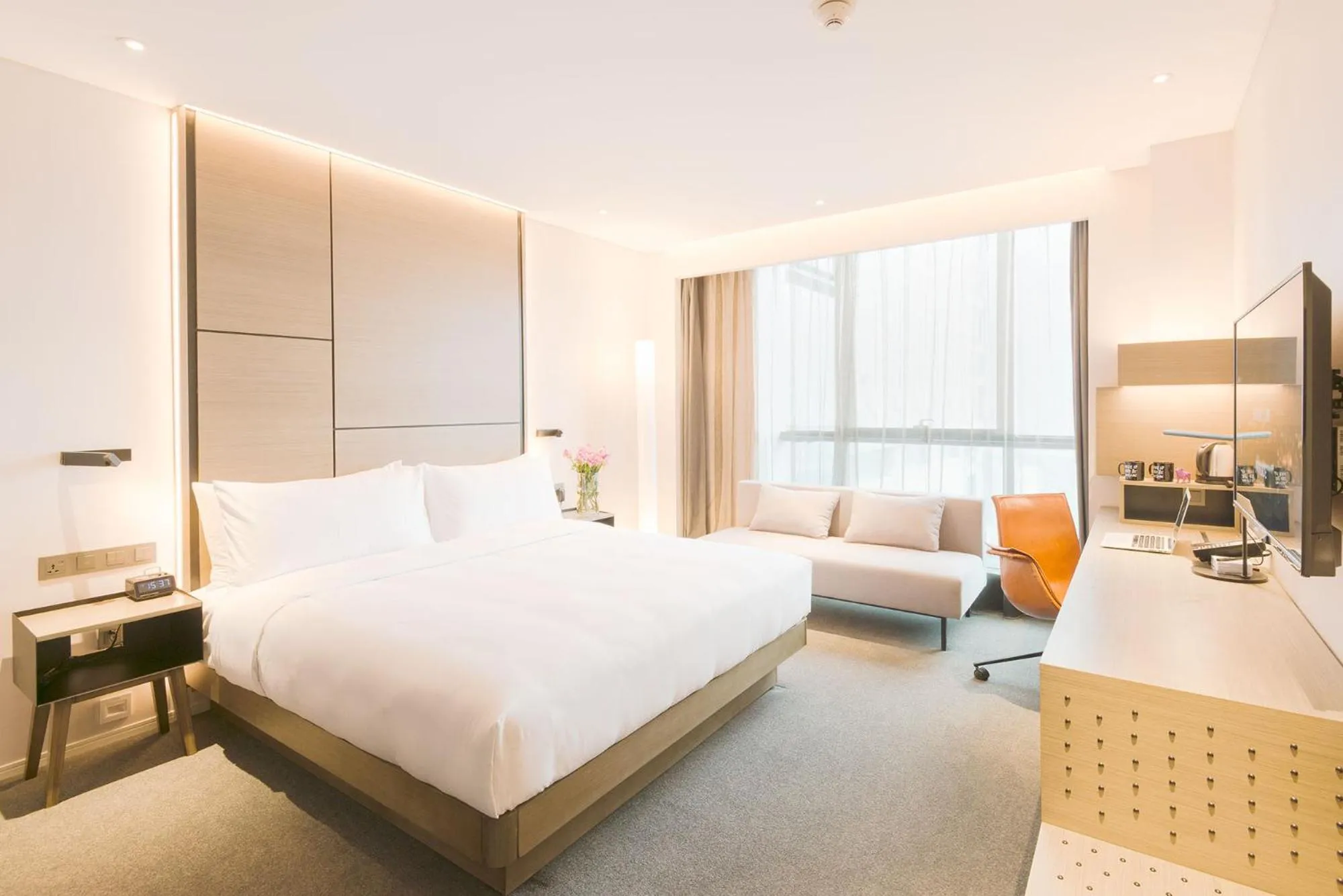 Photo of the whole room, Bed in INNSiDE by Meliá Zhengzhou