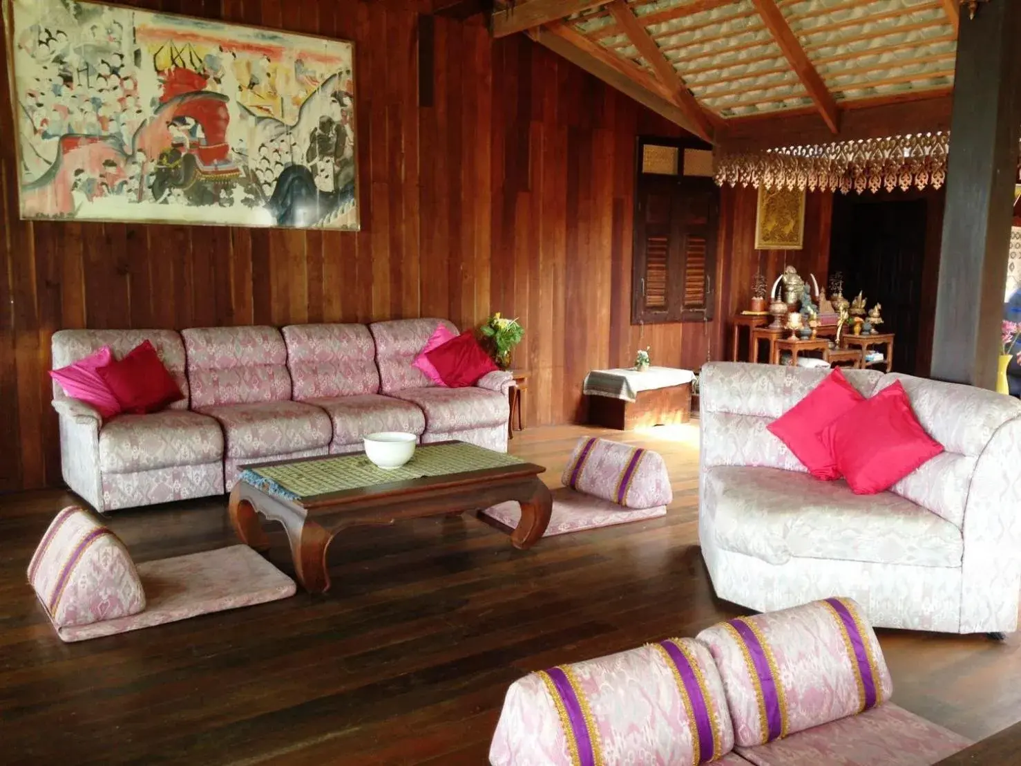 Decorative detail, Seating Area in Ruen Thai Rim Haad Resort