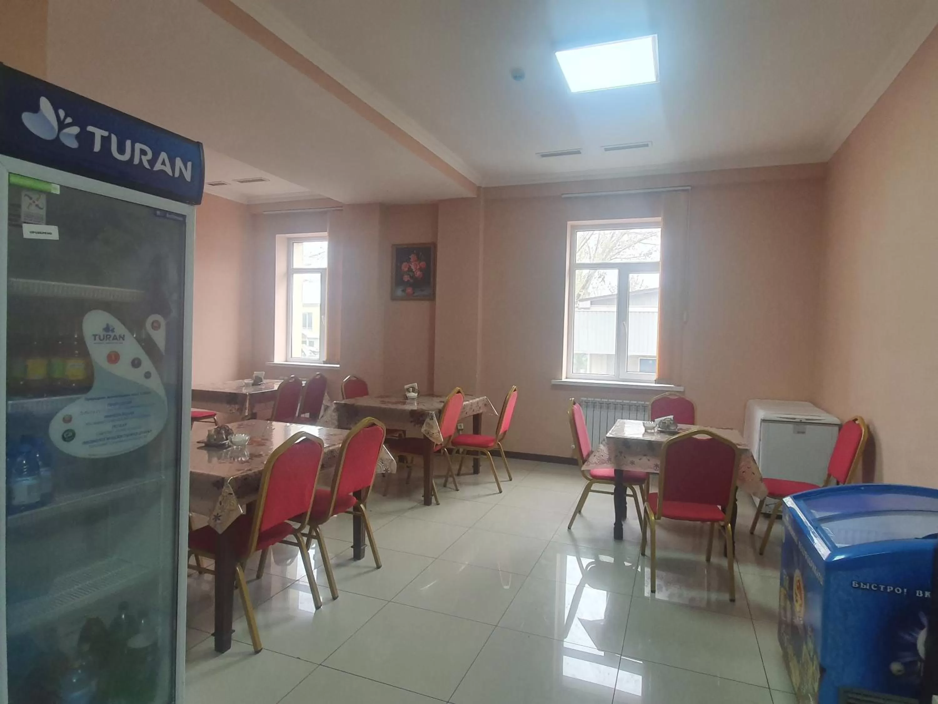 Restaurant/Places to Eat in DDHotel