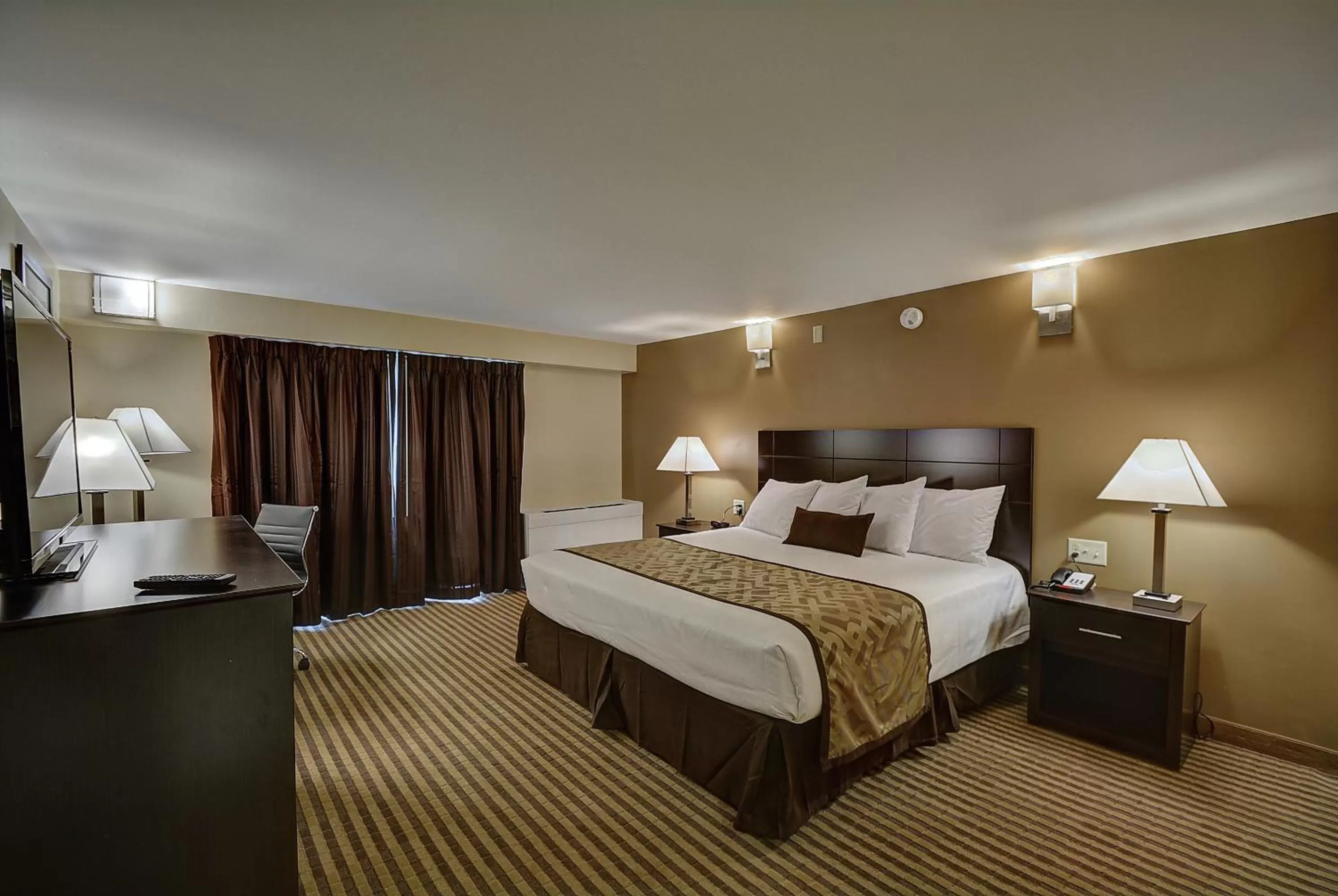 Bedroom, Bed in The Putney Inn