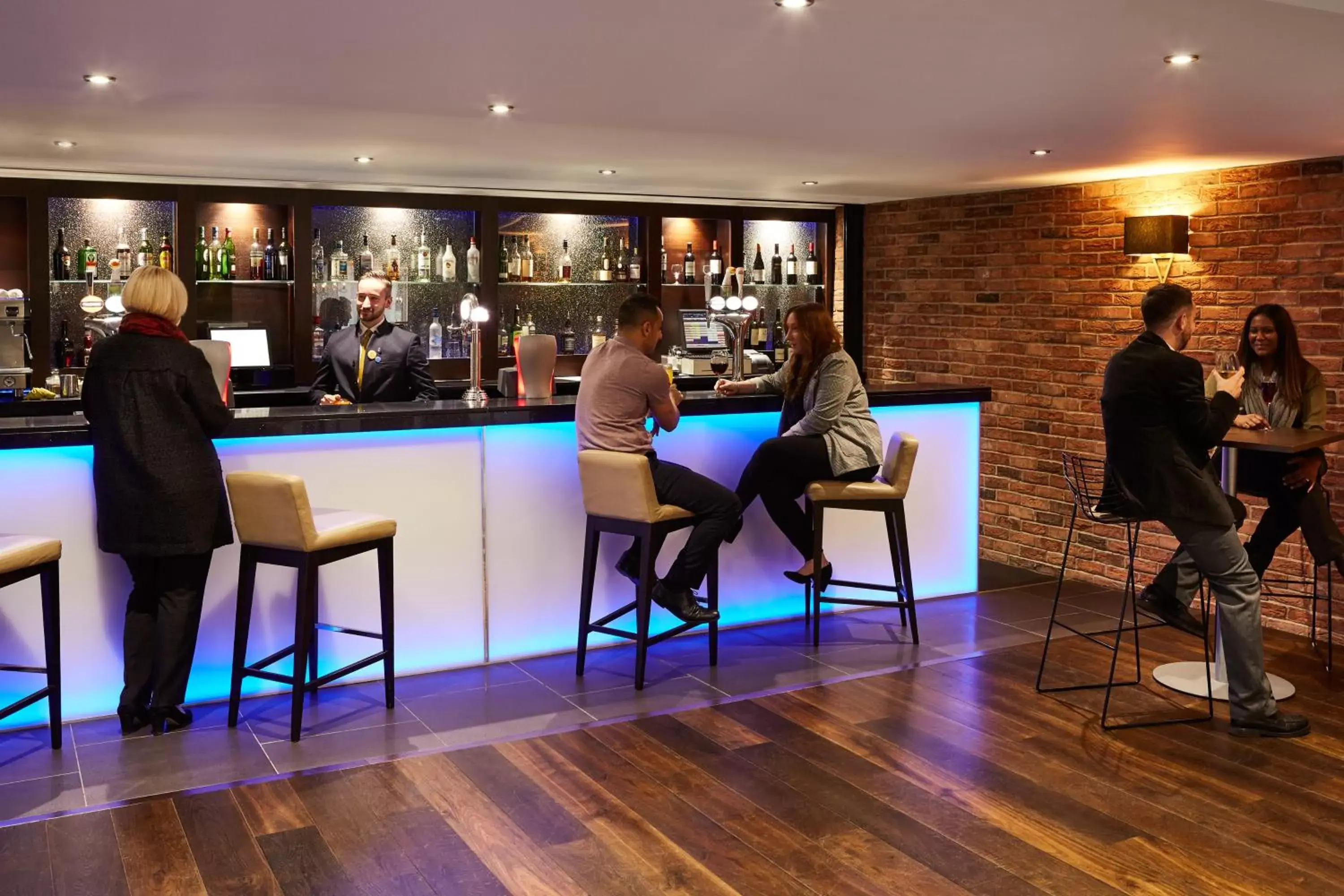Lounge or bar in Novotel Coventry