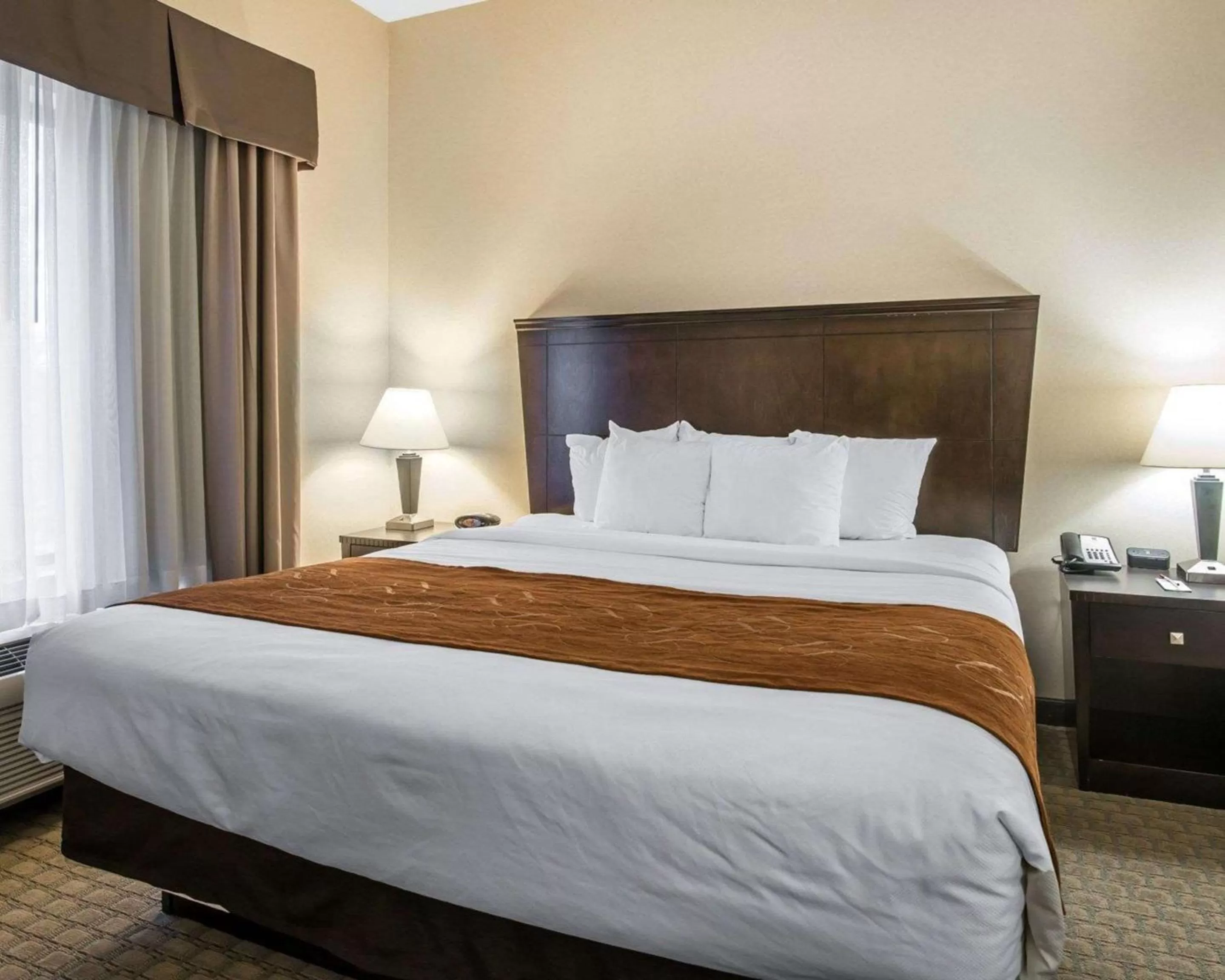 Photo of the whole room in University Inn Vestal