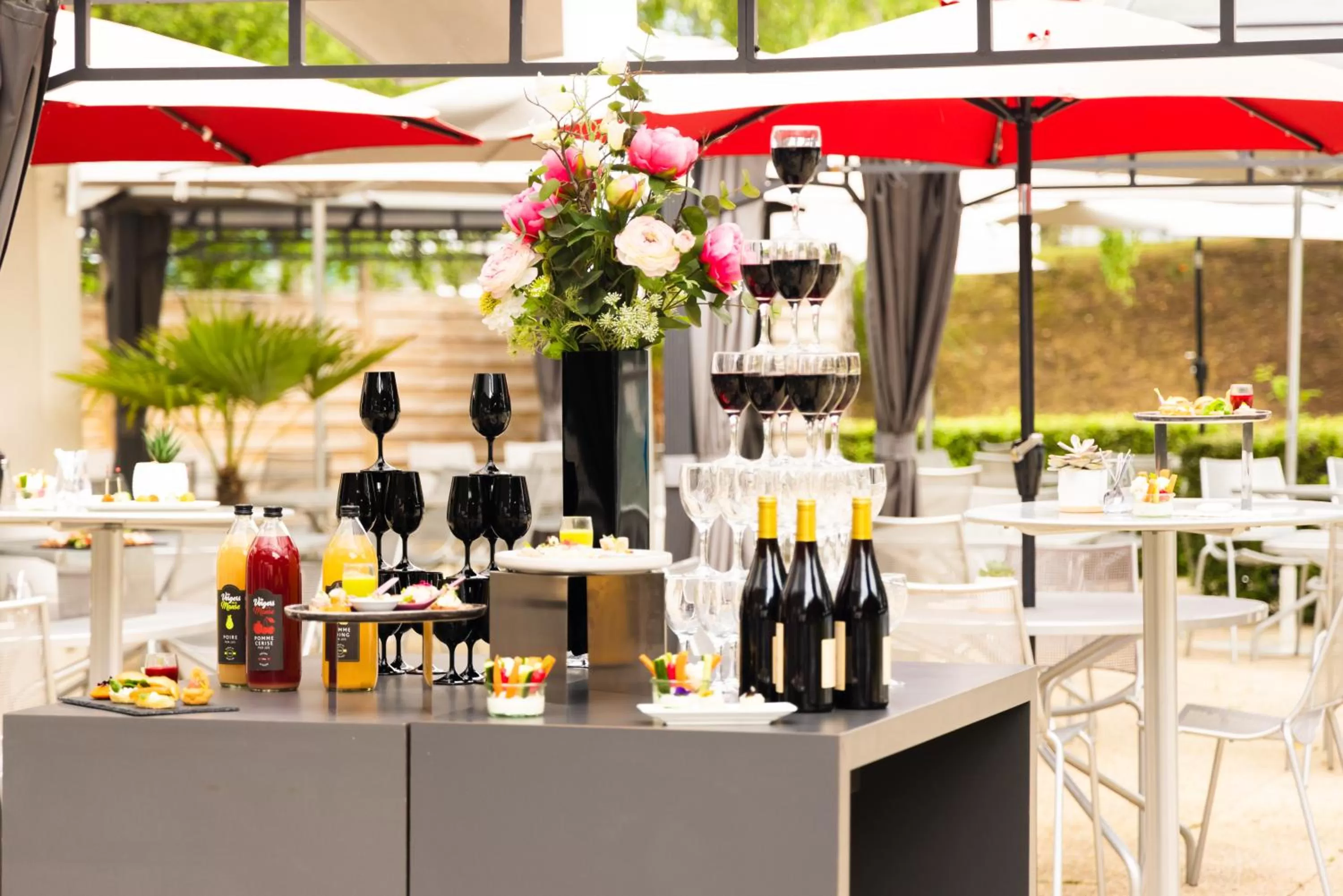 Patio in Mercure Tours Nord