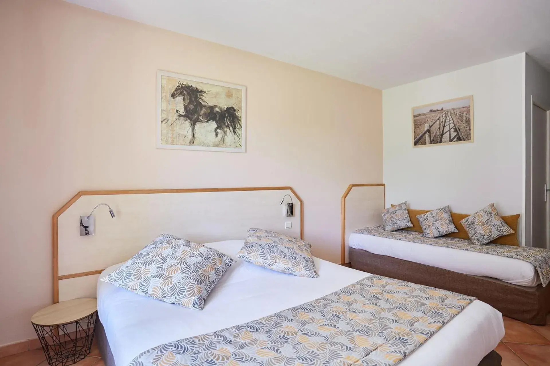 Patio, Bed in Hotel Le Rodin