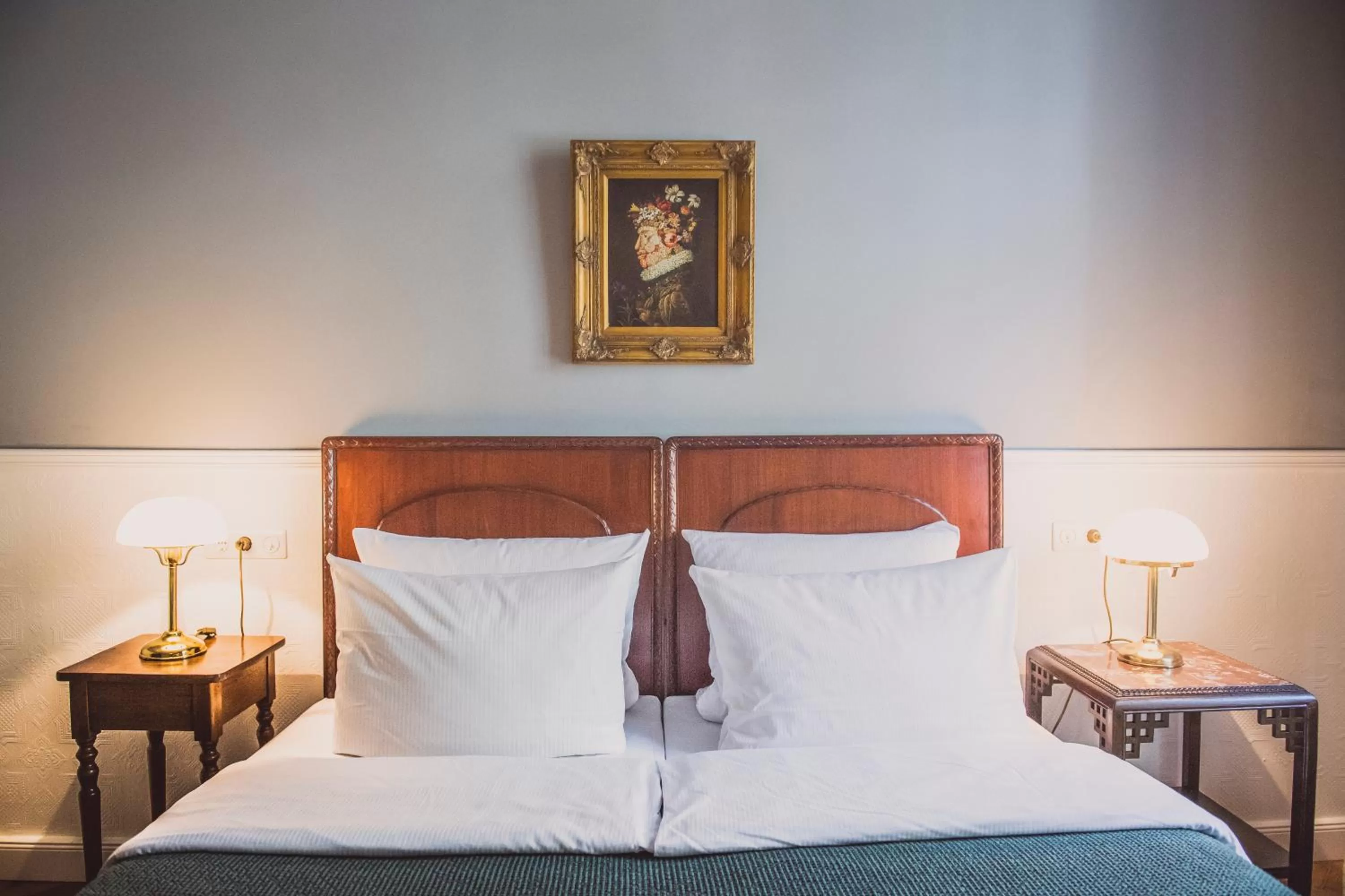 Bed in HENRI Hotel Berlin Kurfürstendamm