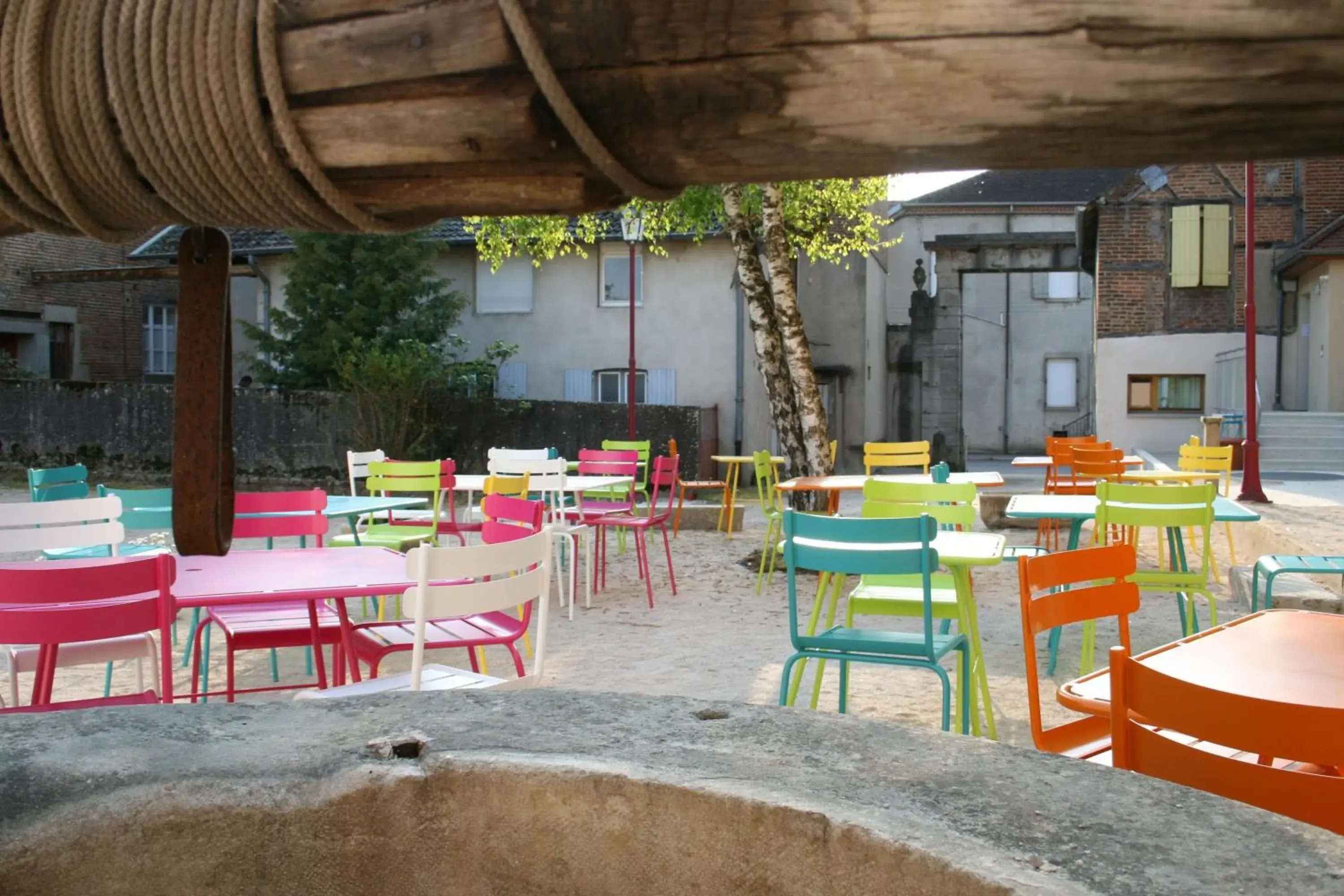 Patio, Restaurant/Places to Eat in Logis Hostellerie Bressane